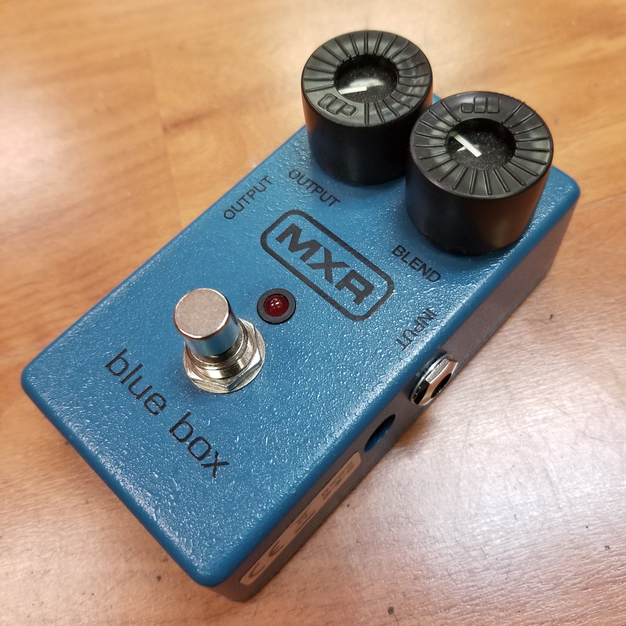 blue box pedal MXR Blue Box Octave Fuzz Pedal