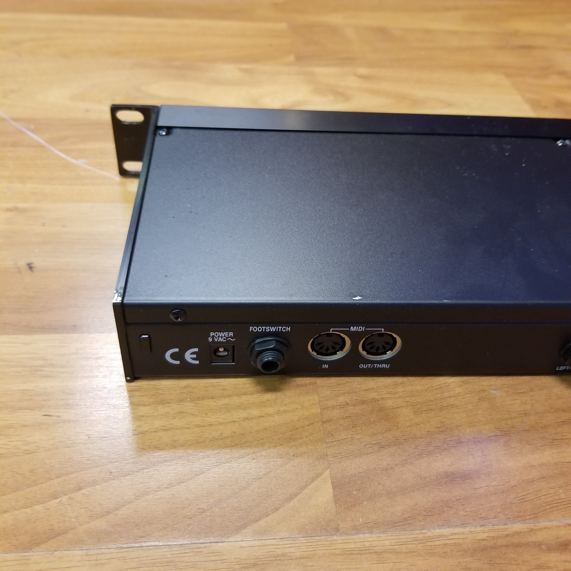 Alesis Midiverb 4 Effects Processor - Evolution Music
