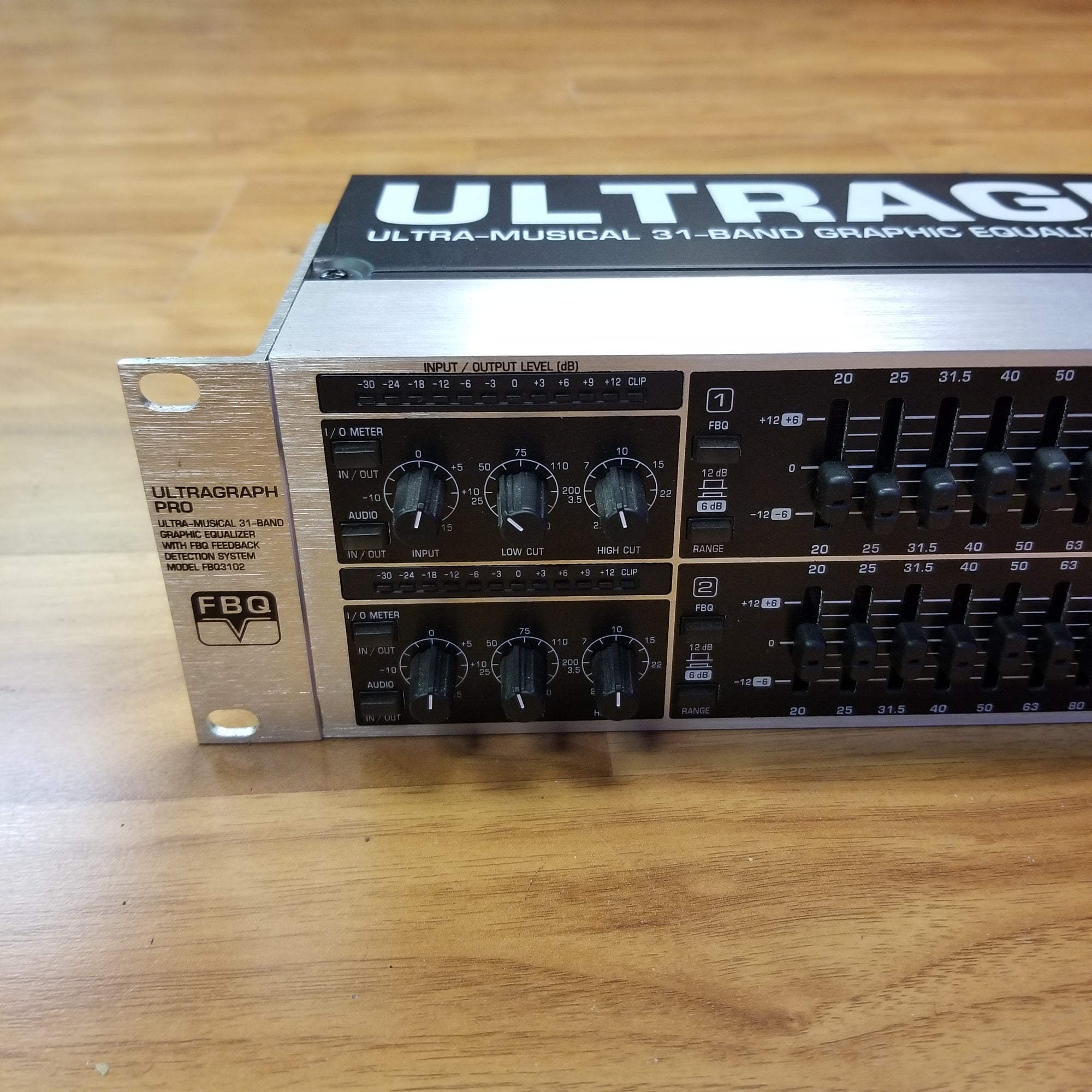 Behringer FBQ3102 31 Band EQ w/ Feedback Eliminator