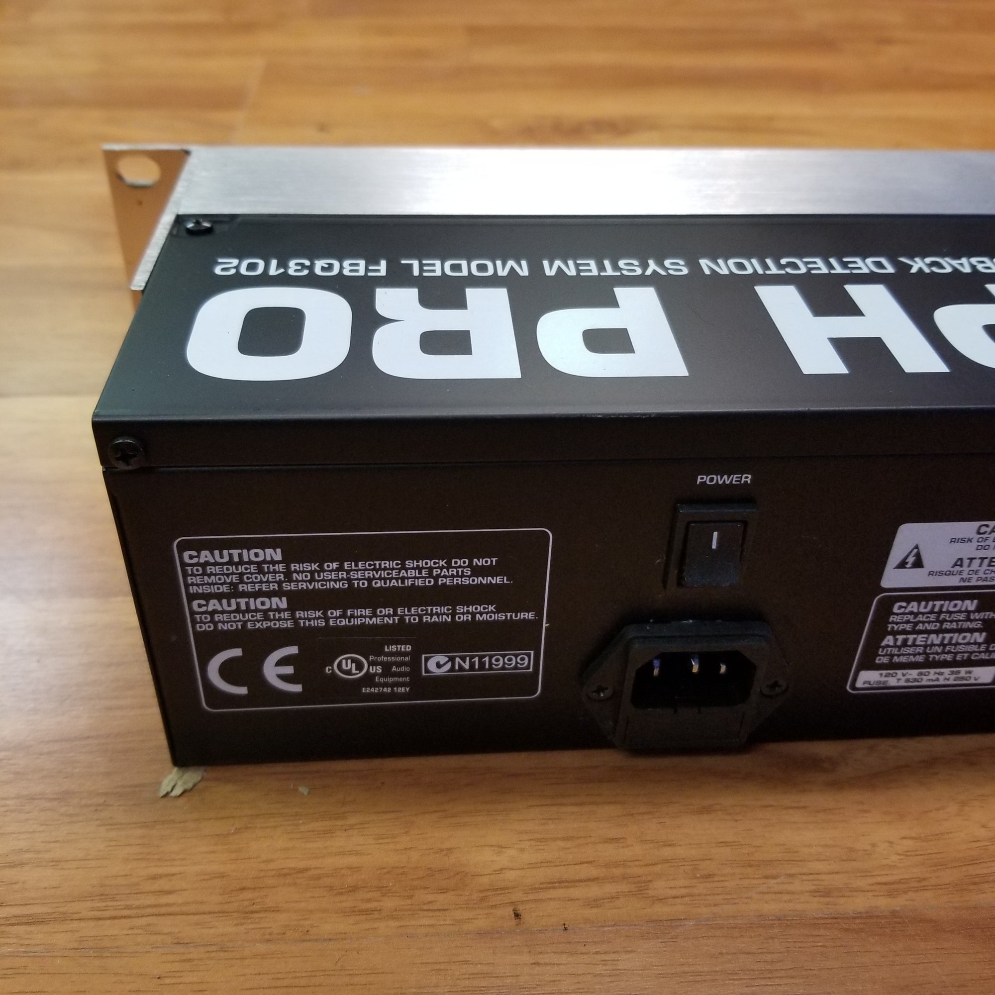 Behringer FBQ3102 31 Band EQ w/ Feedback Eliminator