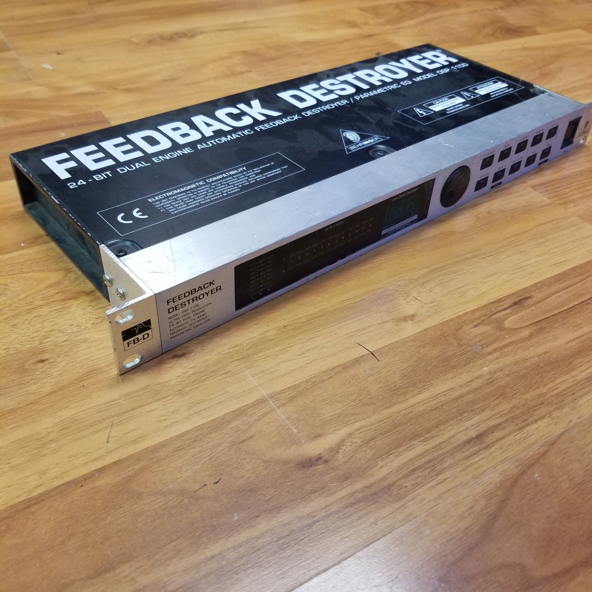 Behringer DSP1100 Parametric EQ / Feedback Eliminator