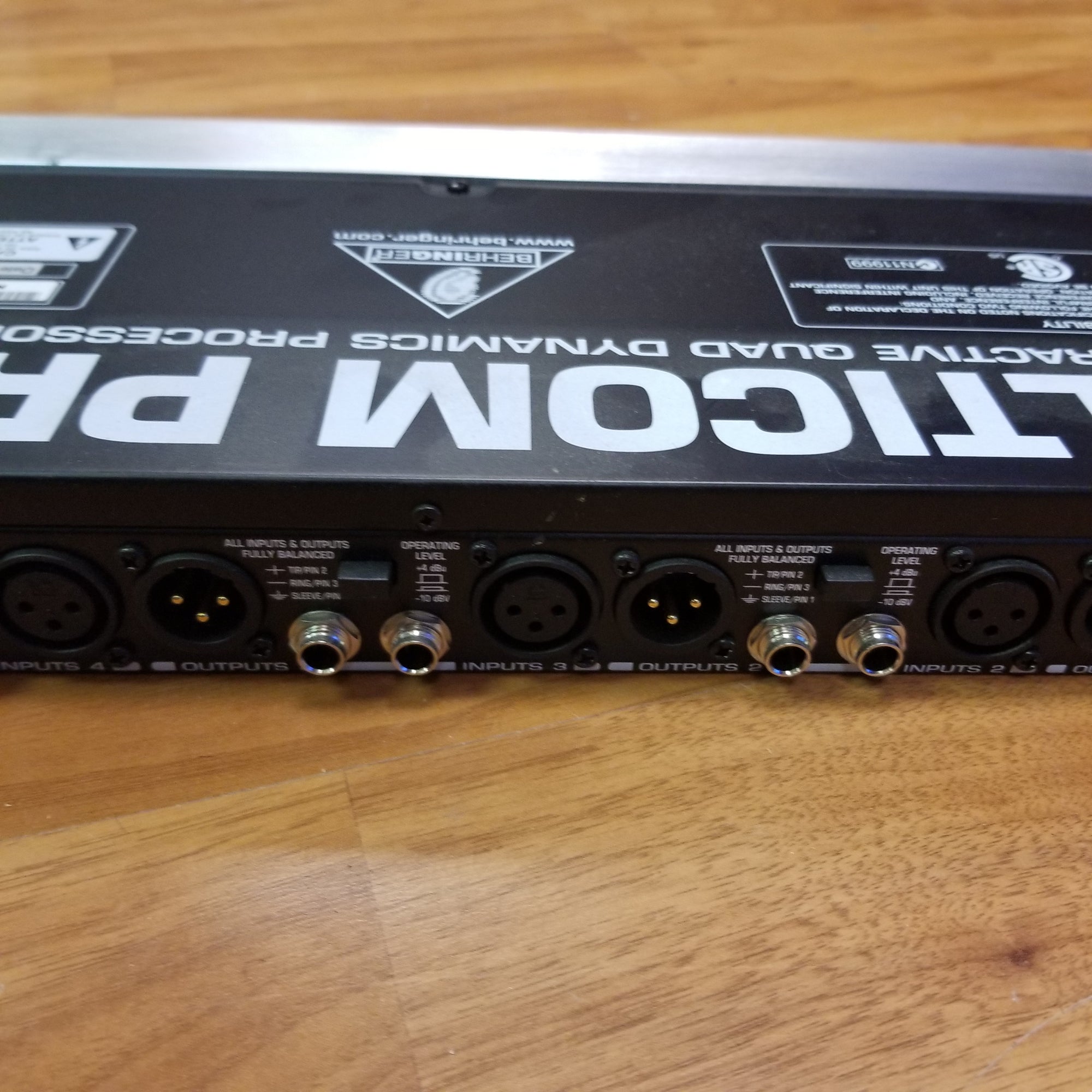 Behringer MDX4600 4 Channel Expander Gate/Compressor/Limiter w/ Dynamic Enhancer & Low Cont. Filter