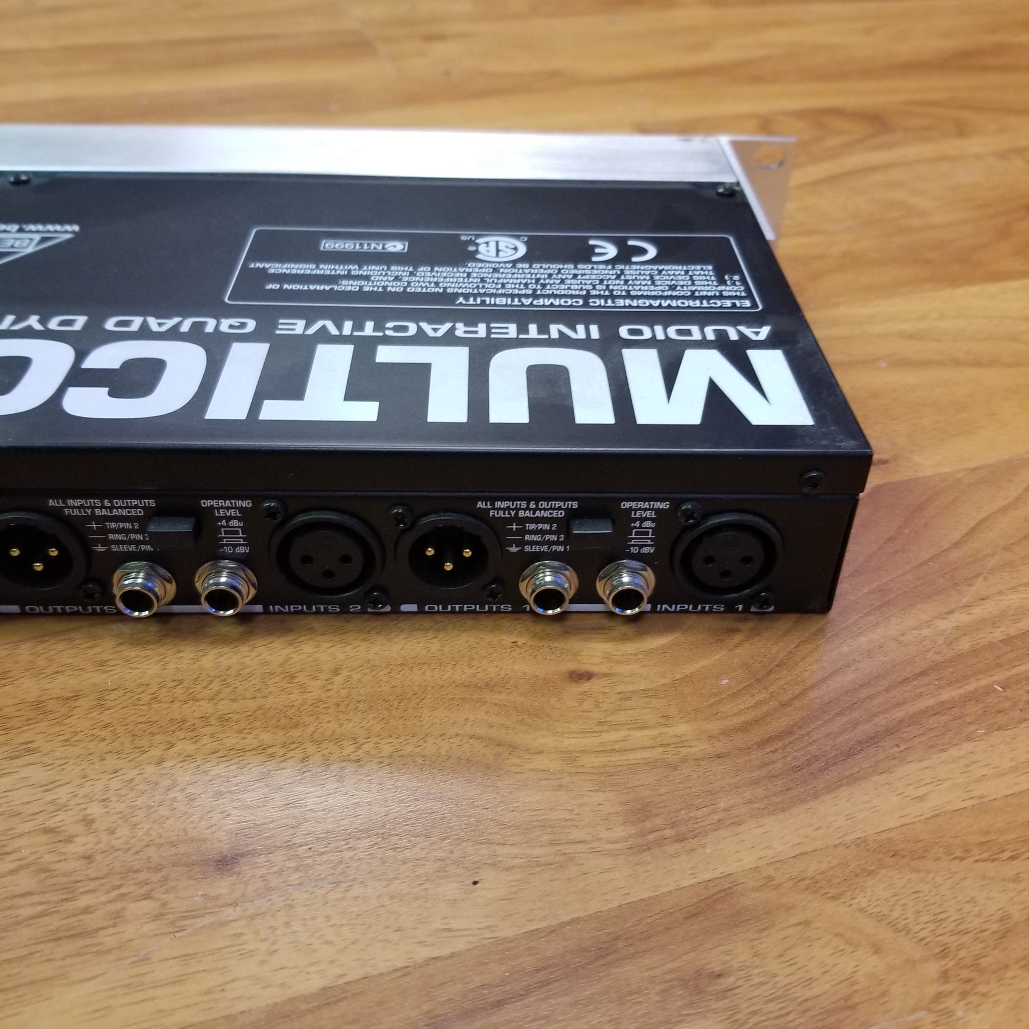 Behringer MDX4600 4 Channel Expander Gate/Compressor/Limiter w/ Dynamic Enhancer & Low Cont. Filter