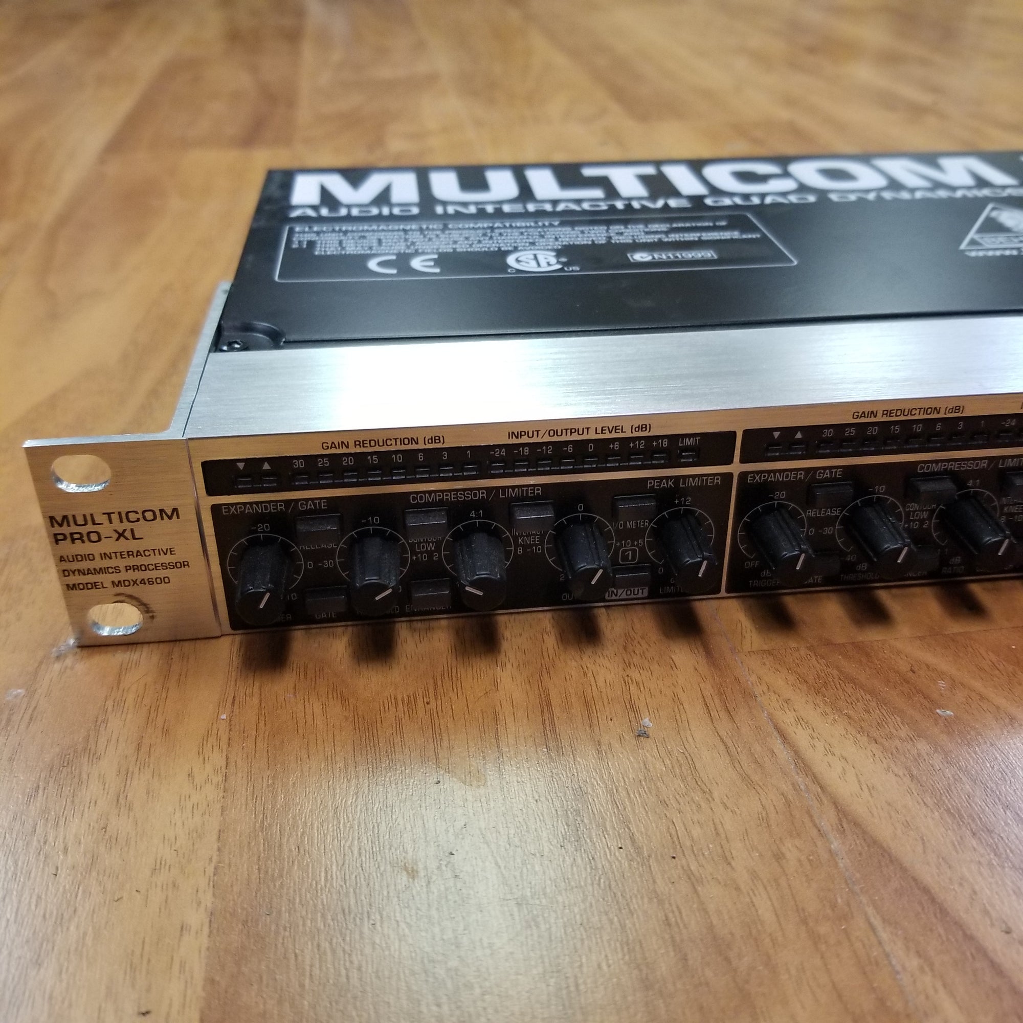 Behringer MDX4600 4 Channel Expander Gate/Compressor/Limiter w/ Dynamic Enhancer & Low Cont. Filter