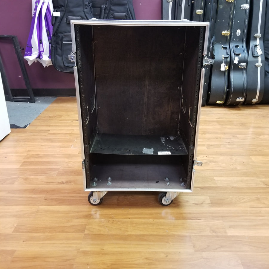 Roadie Rolling Rack Case 24U