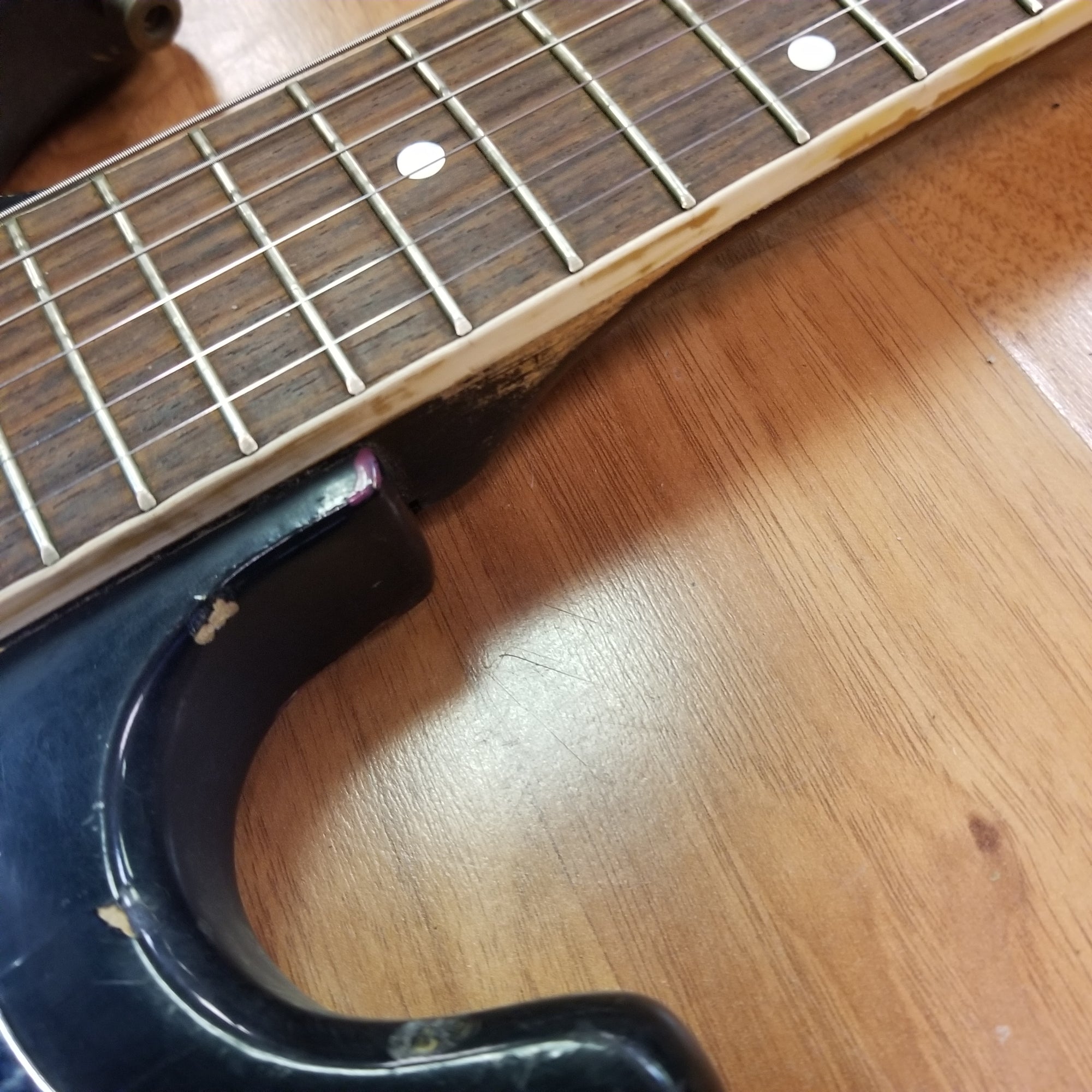 Vintage Made in Japan Electric Guitar w/ Gold Foil Pickup