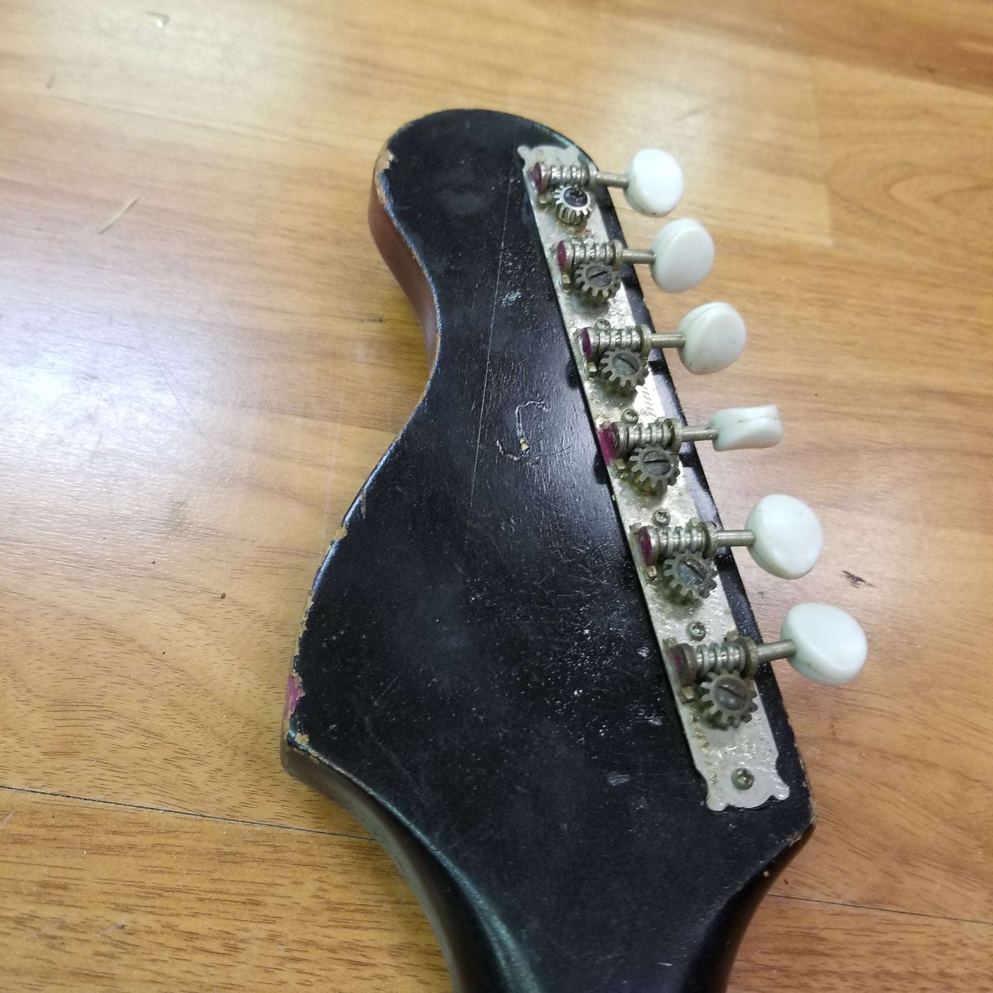 Vintage Made in Japan Electric Guitar w/ Gold Foil Pickup