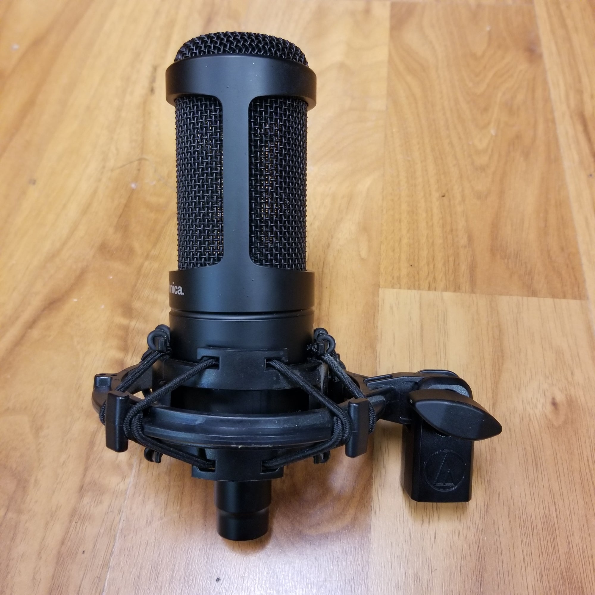 Audio Technica AT2035 Condenser Microphone w/ Mount