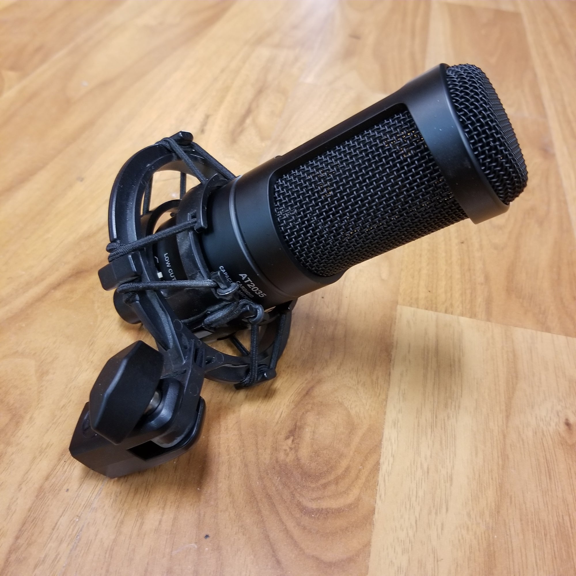 Audio Technica AT2035 Condenser Microphone w/ Mount