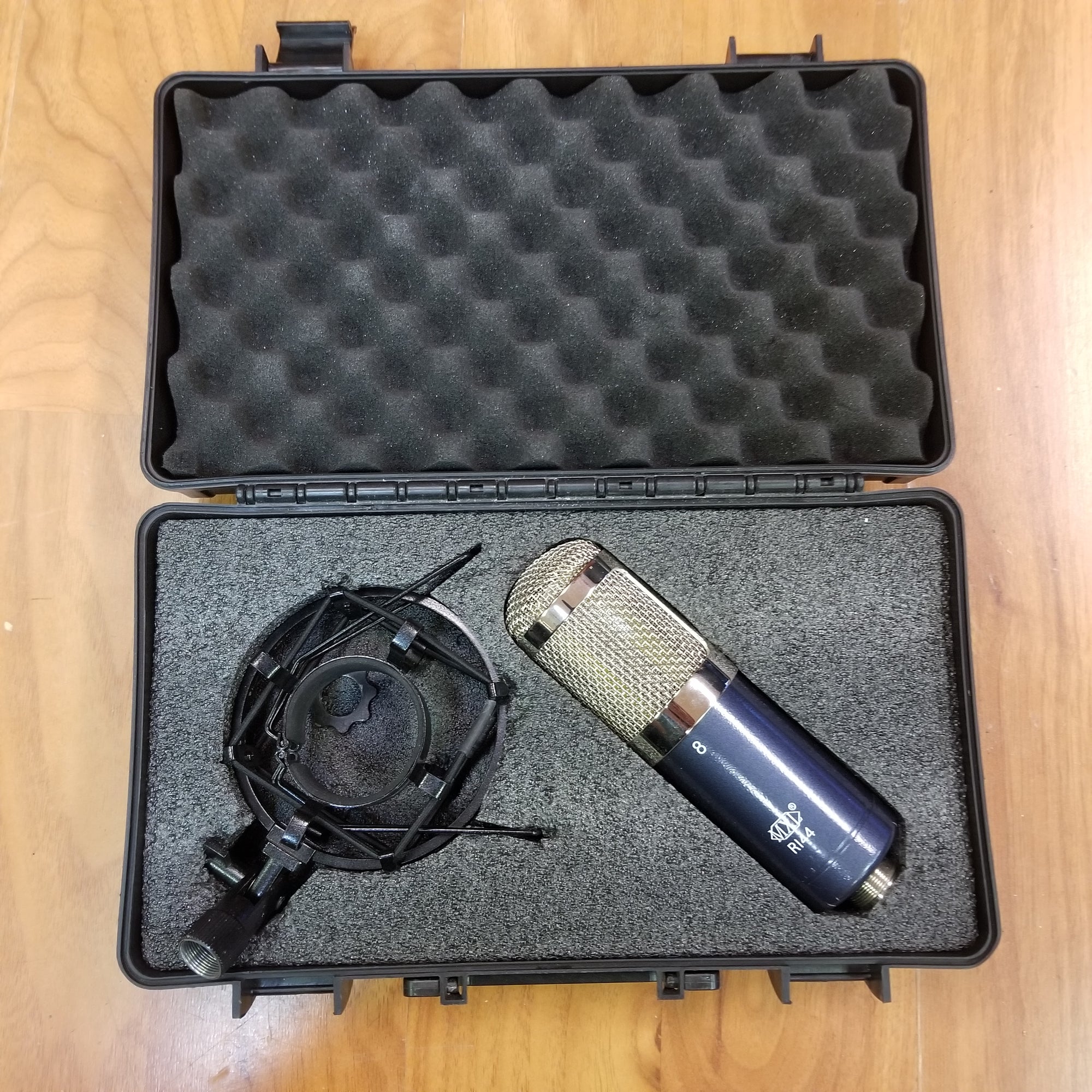 MXL R144 Ribbon Mic w/Case