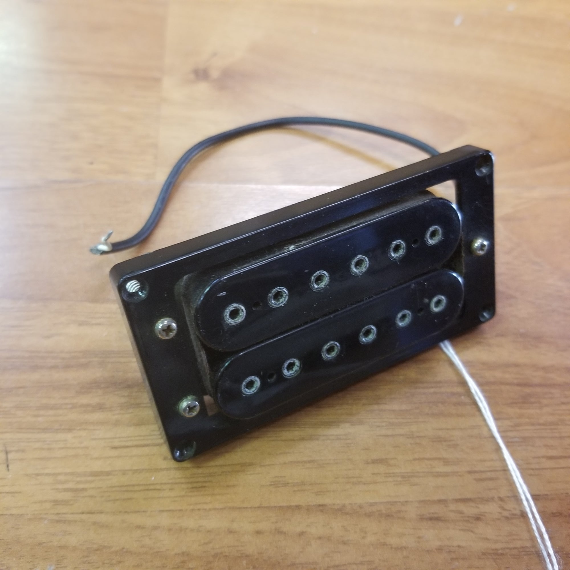 Ibanez V-2 Humbucker, Neck Position Black