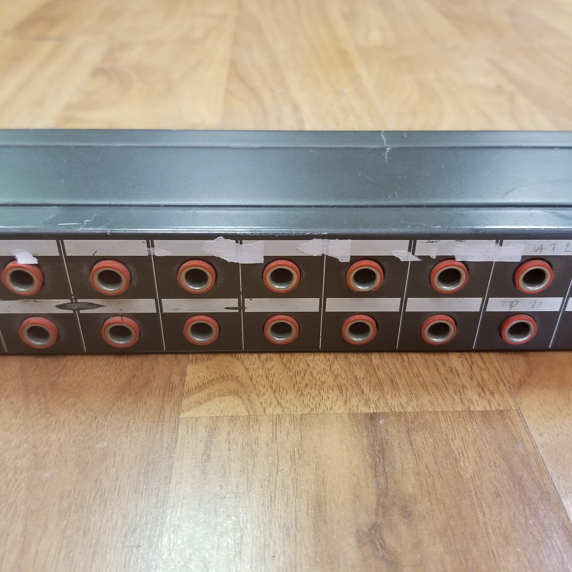 Tascam PB-32P Patchbay