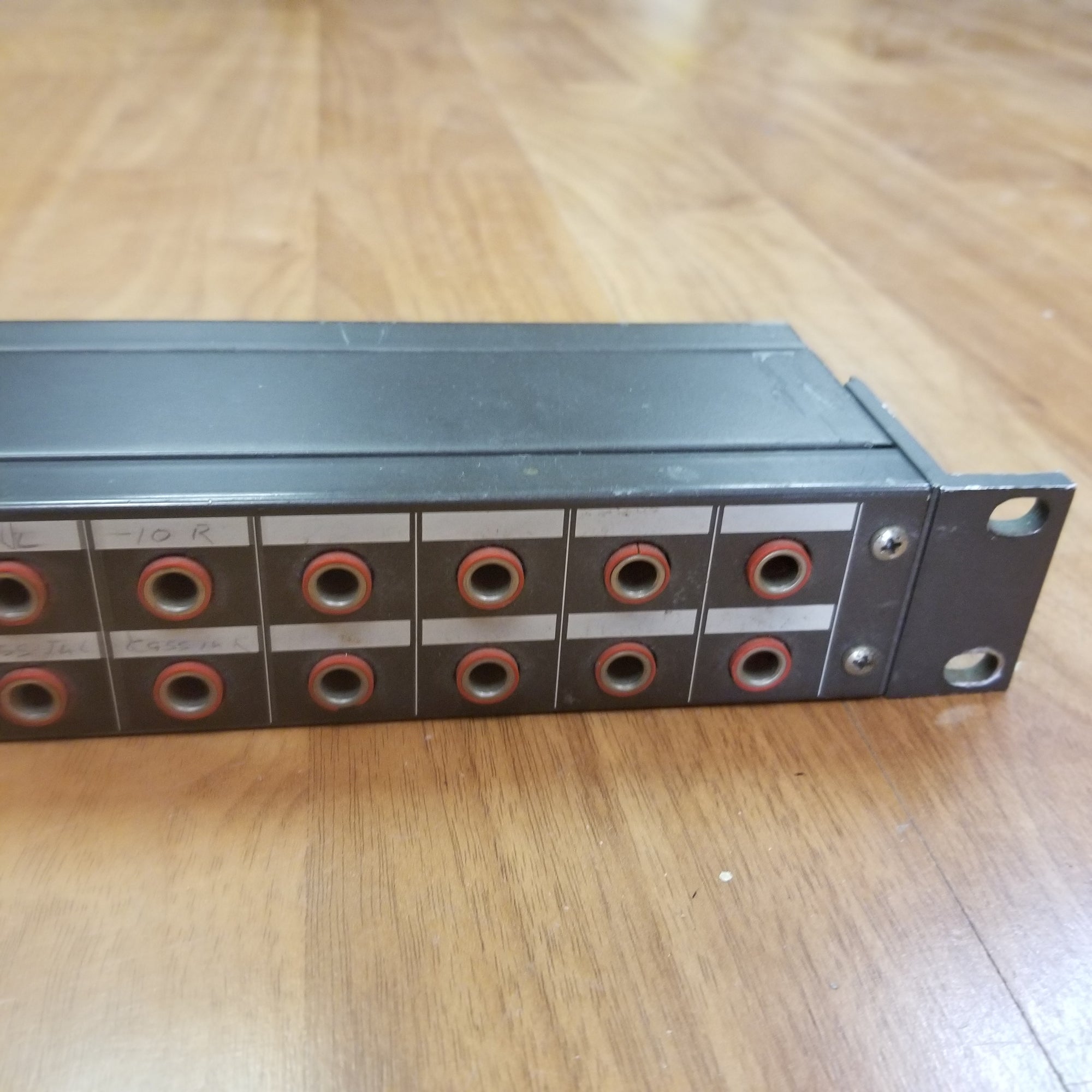 Tascam PB-32P Patchbay