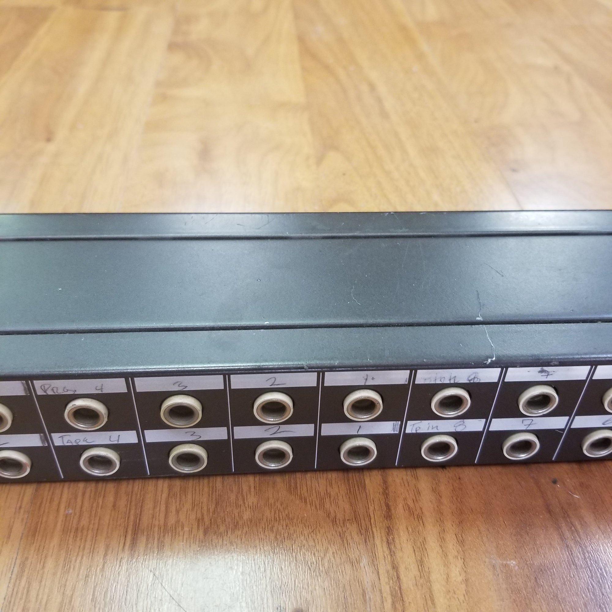 Tascam PB-32P Patchbay