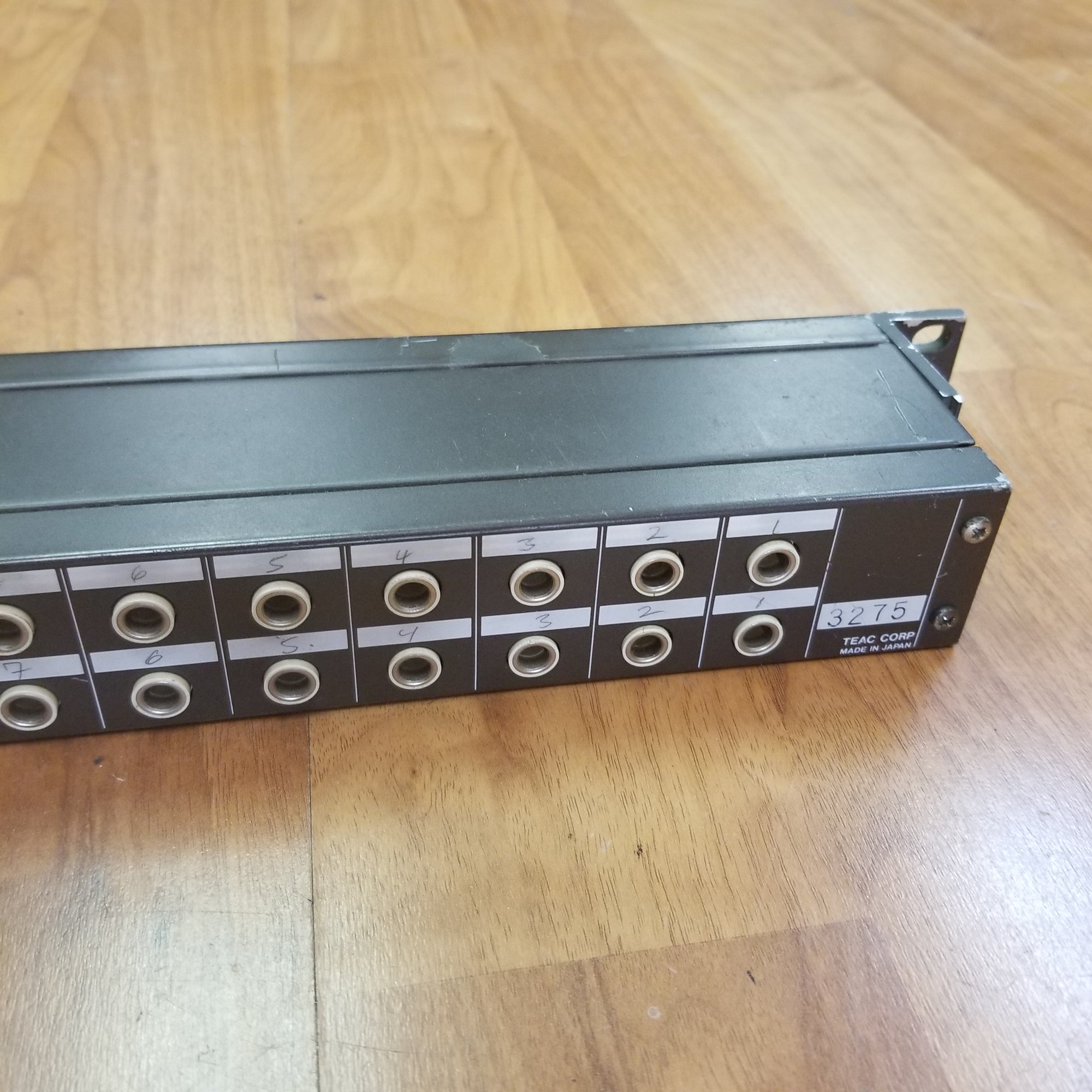 Tascam PB-32P Patchbay