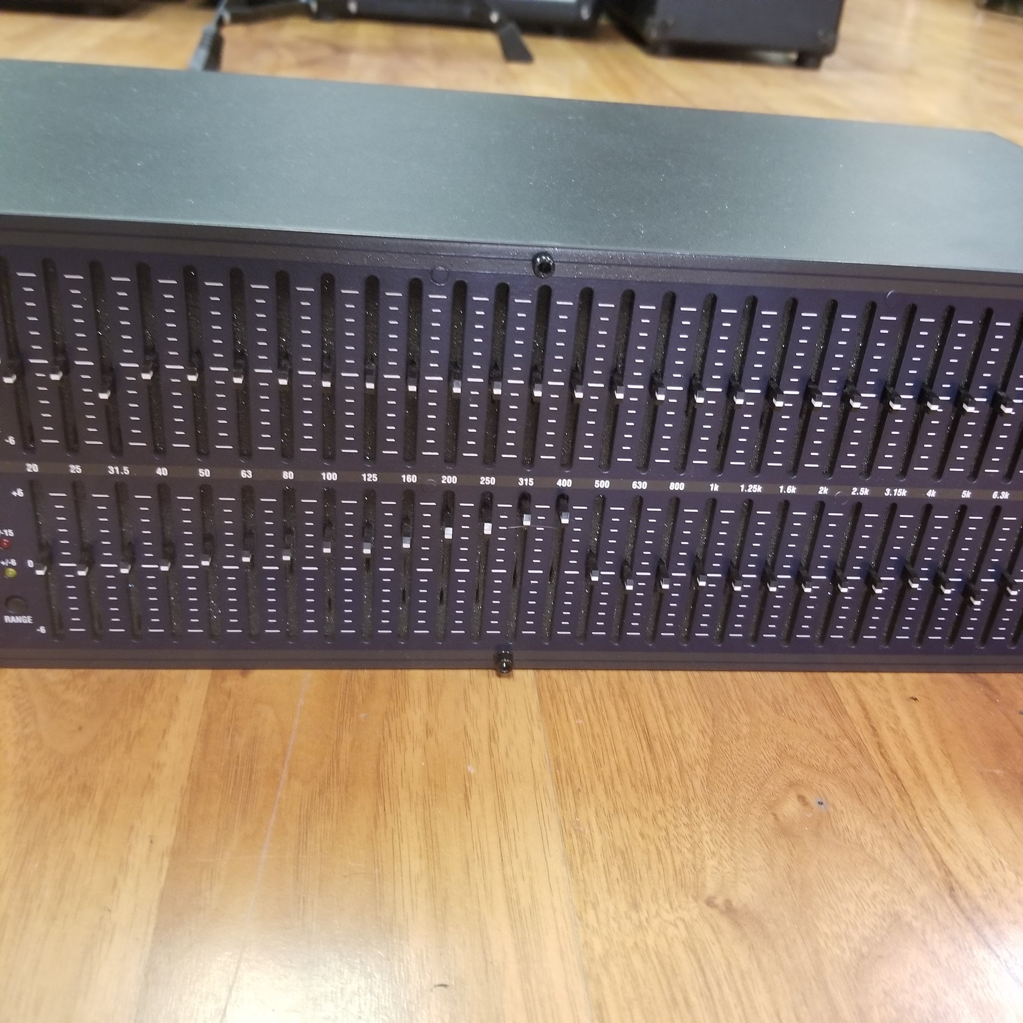 DBX 1231 31 Band Equalizer, Noisy - Evolution Music