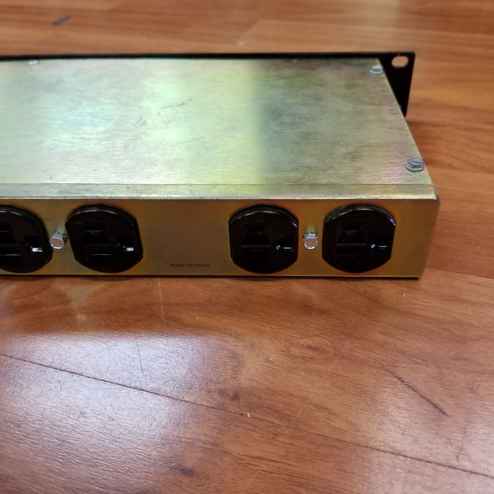 Furman M-8L Rack Power Conditioner