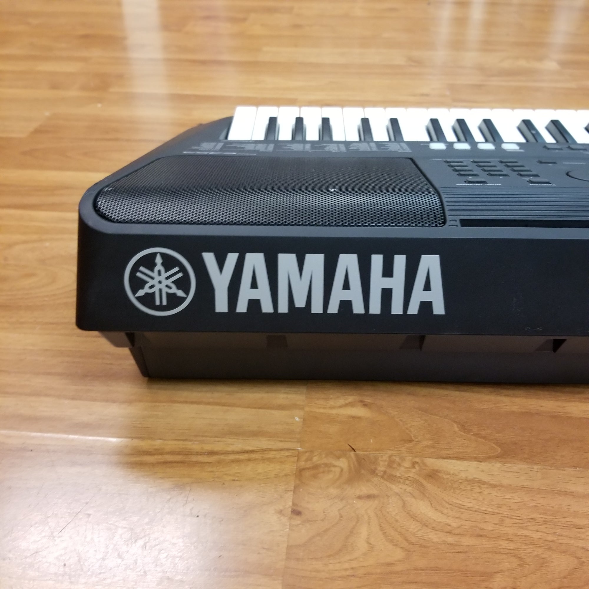 Yamaha E453 Digital Piano