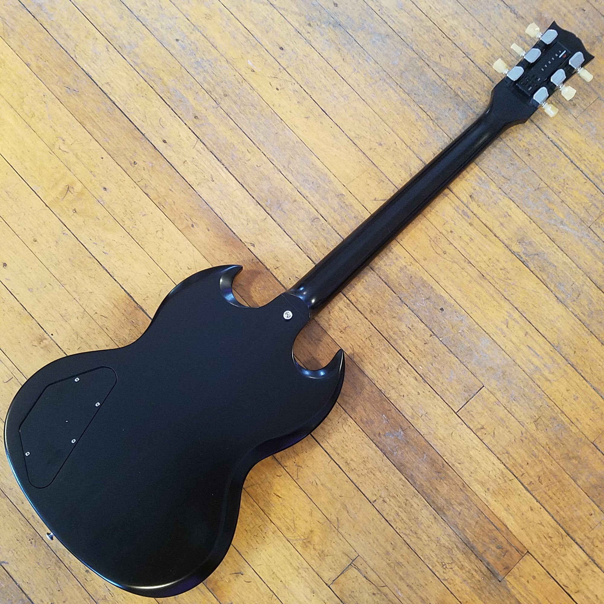 Gibson SG 70s Tribute Ebony Black 2013 with min-ETuners and padded gig bag