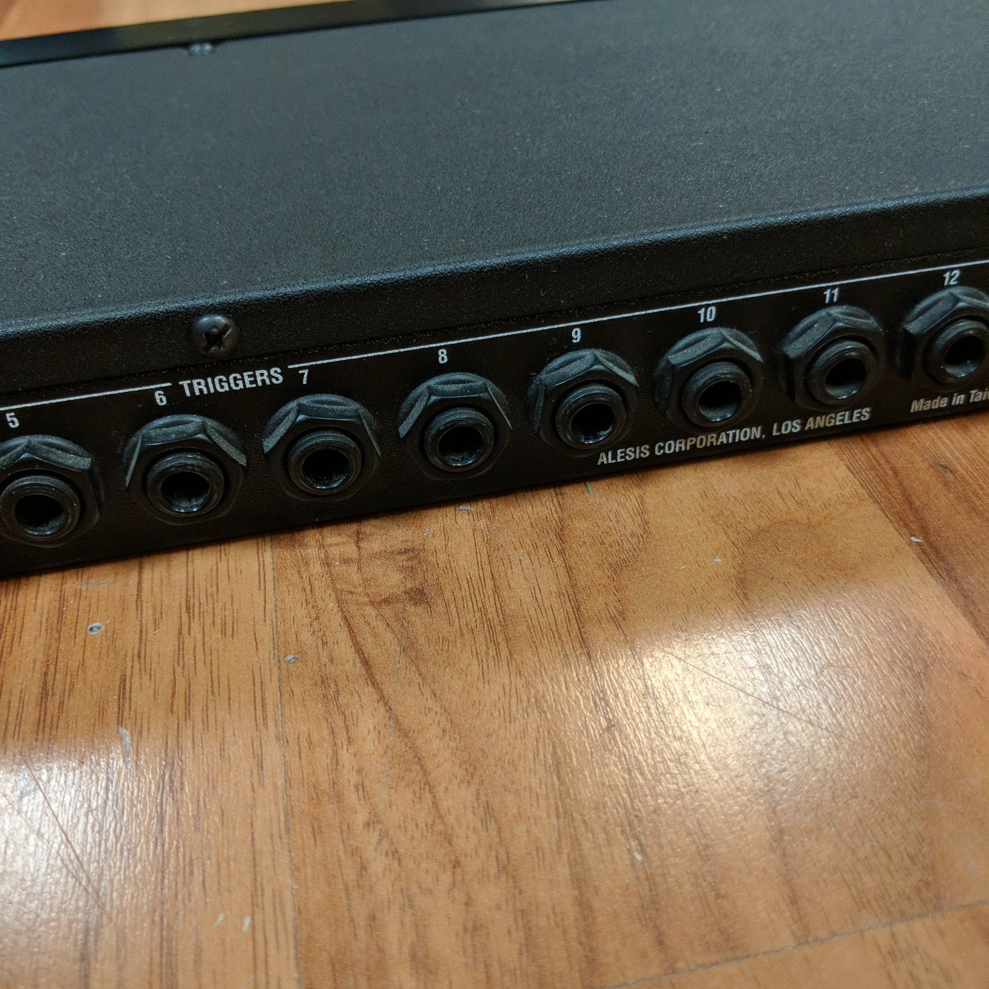 Alesis D4 High Sample Rate 16 Bit Drum Module Stereo Samples Rack Mount