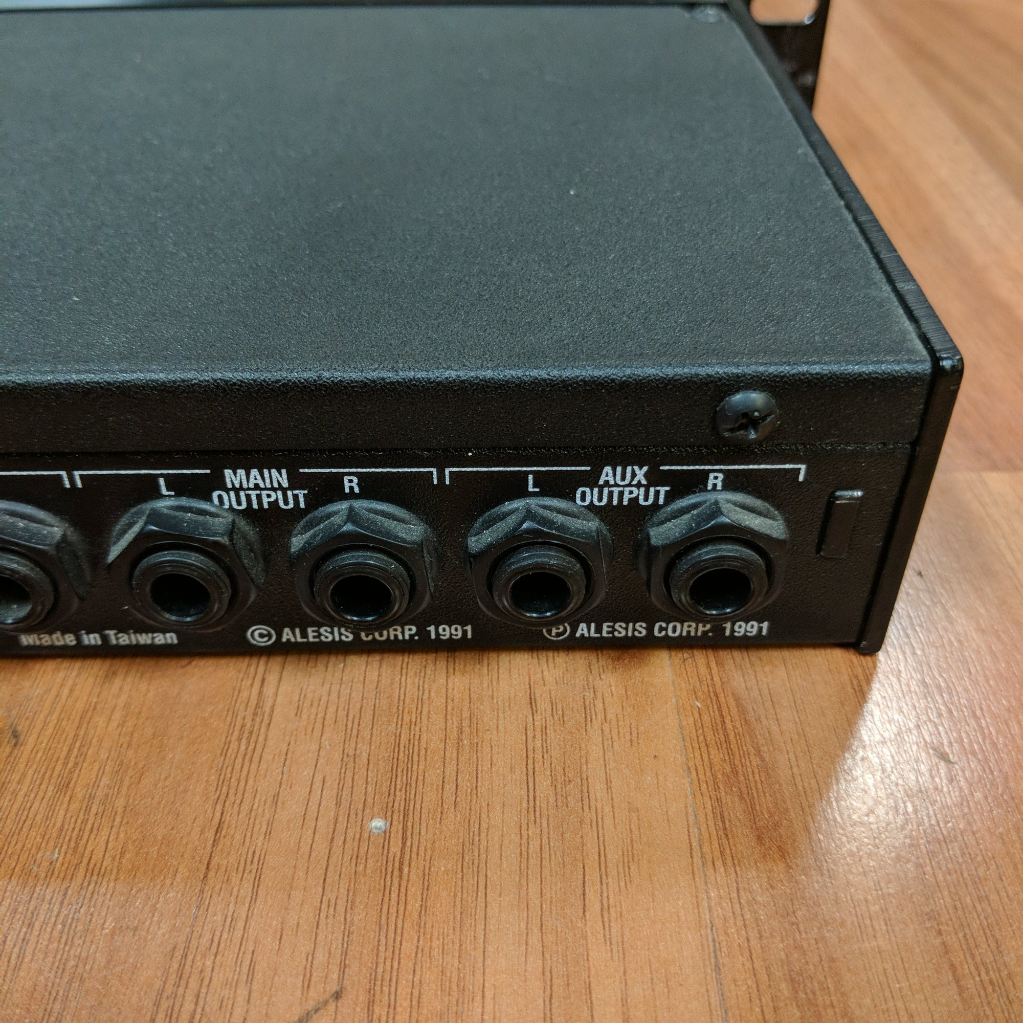 Alesis D4 High Sample Rate 16 Bit Drum Module Stereo Samples Rack