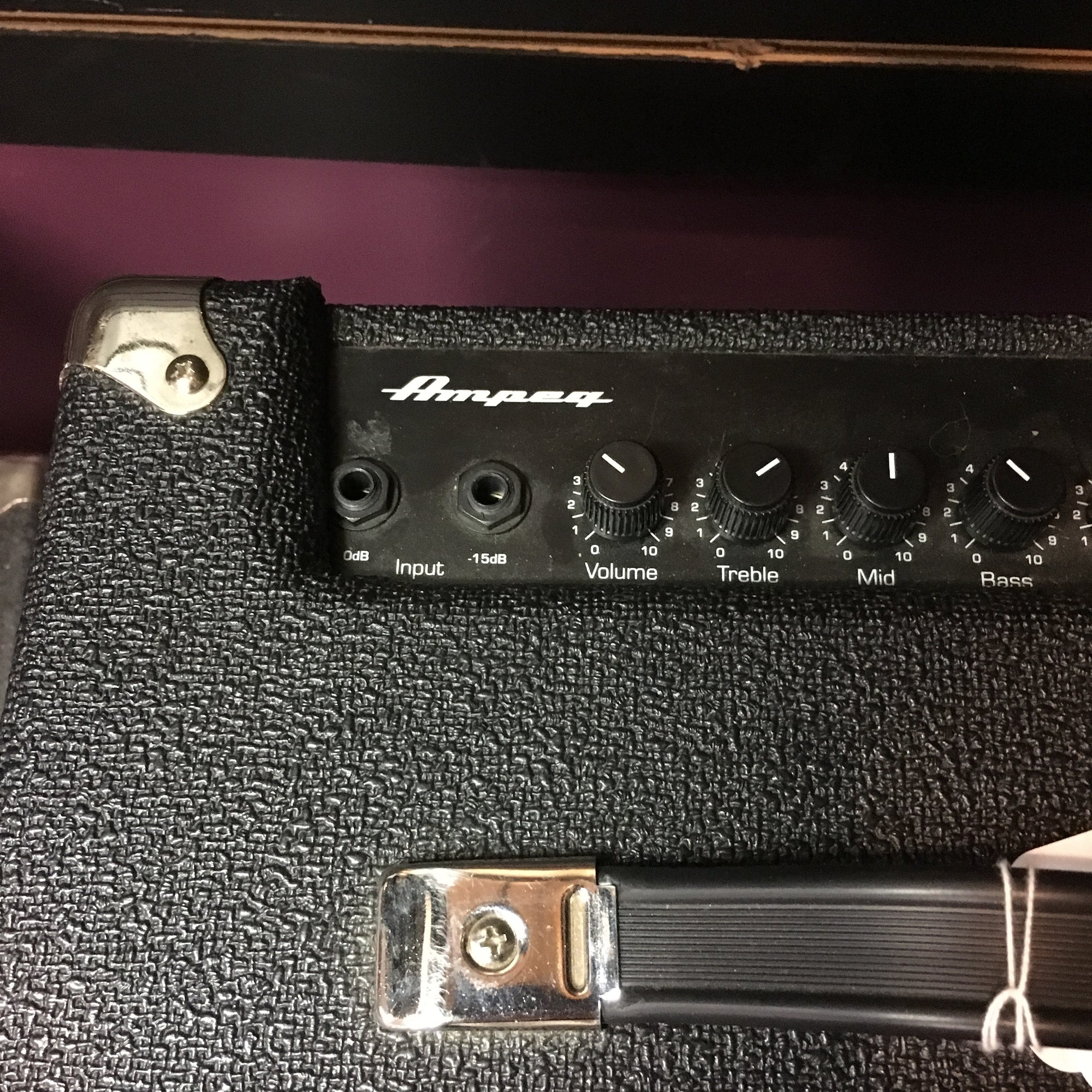 Ampeg BA-108 Bass Combo Amp