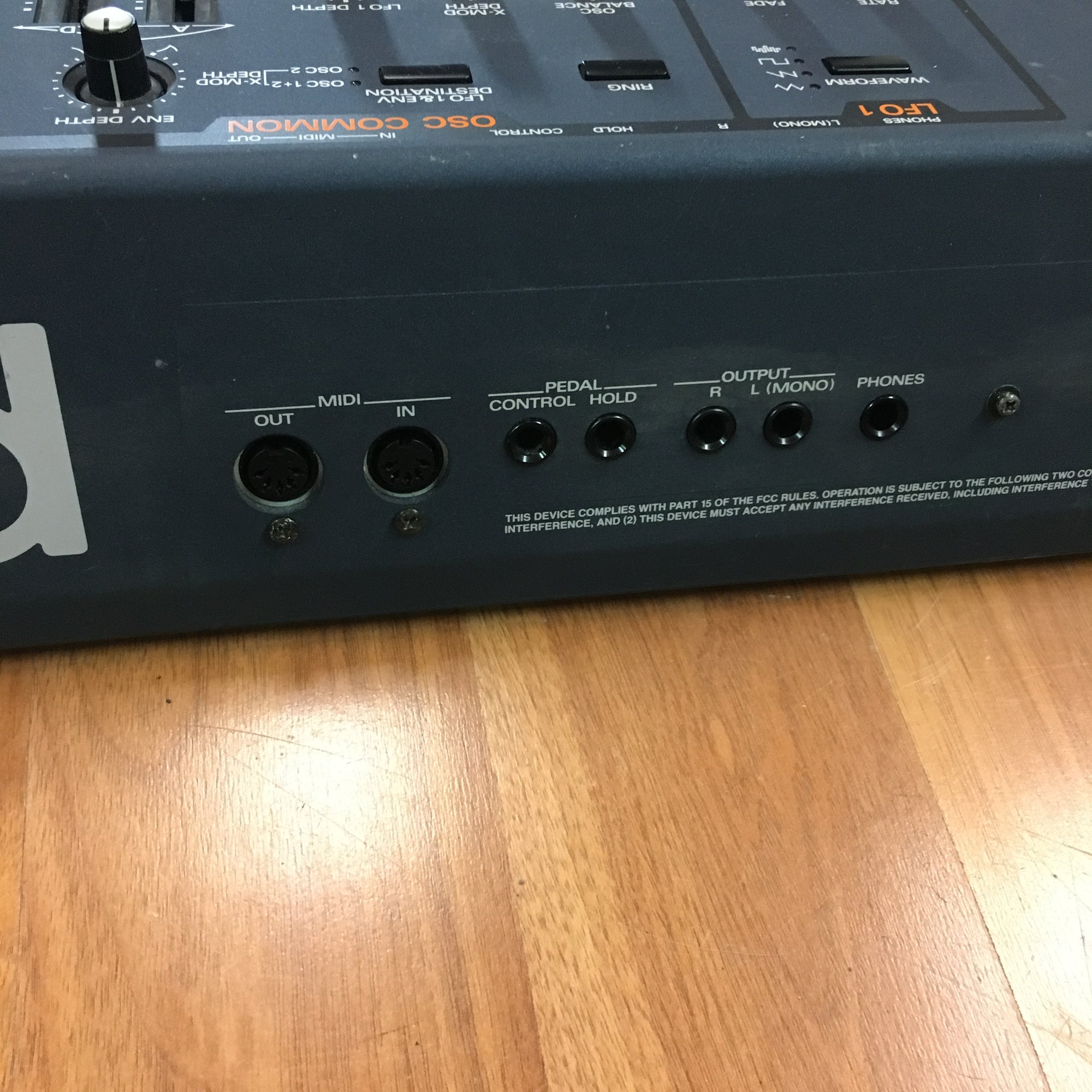 Roland JP8000 Synth