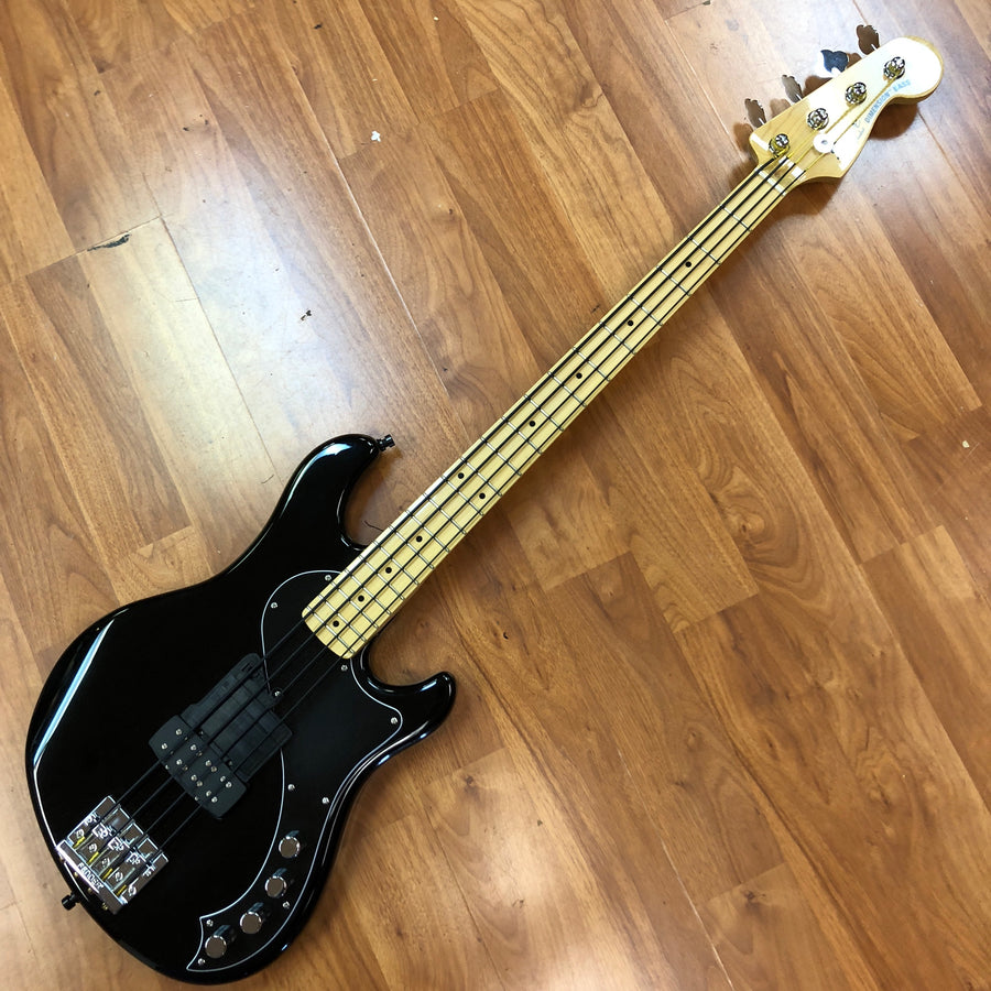 Squier Deluxe Active Dimension Bass