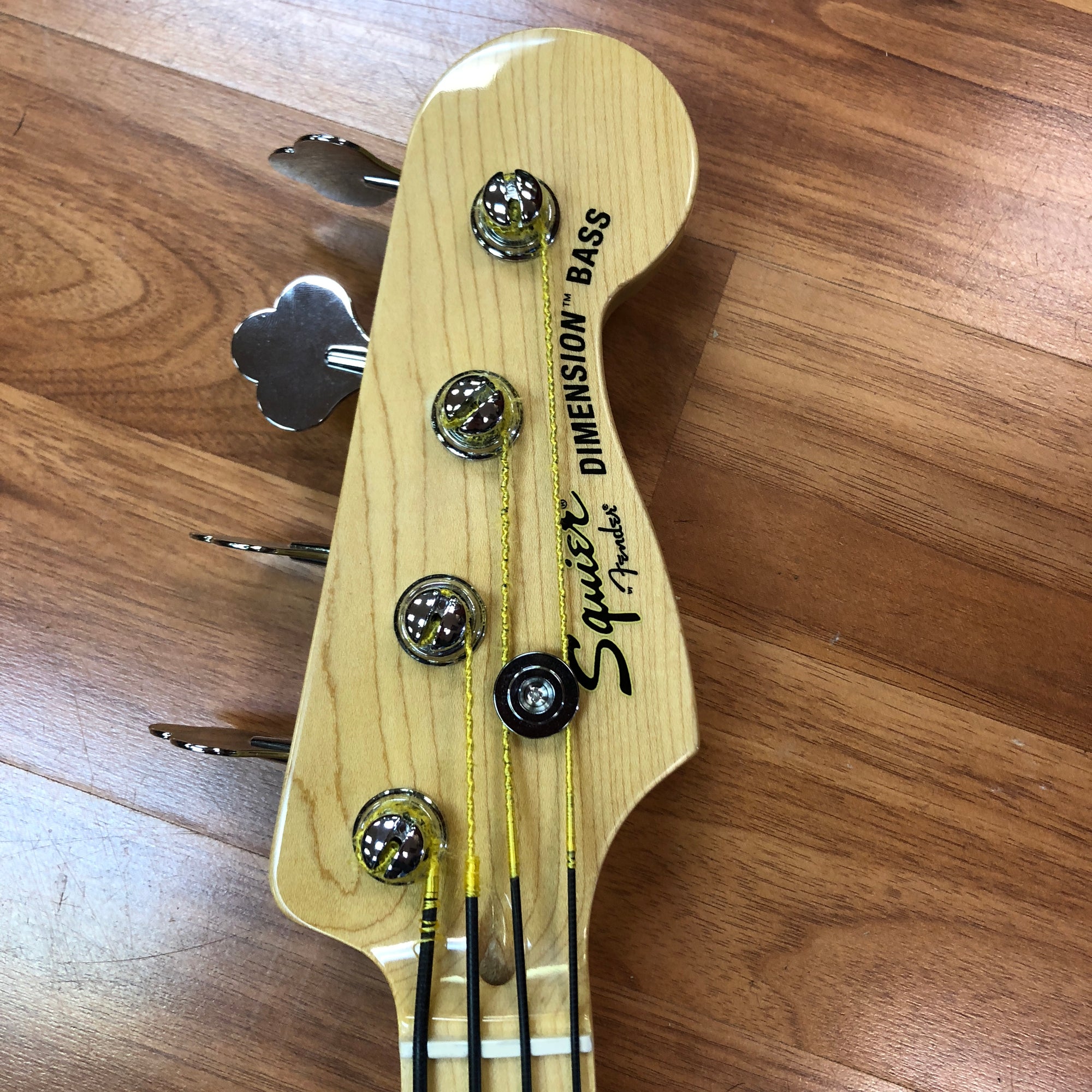 Squier Deluxe Active Dimension Bass