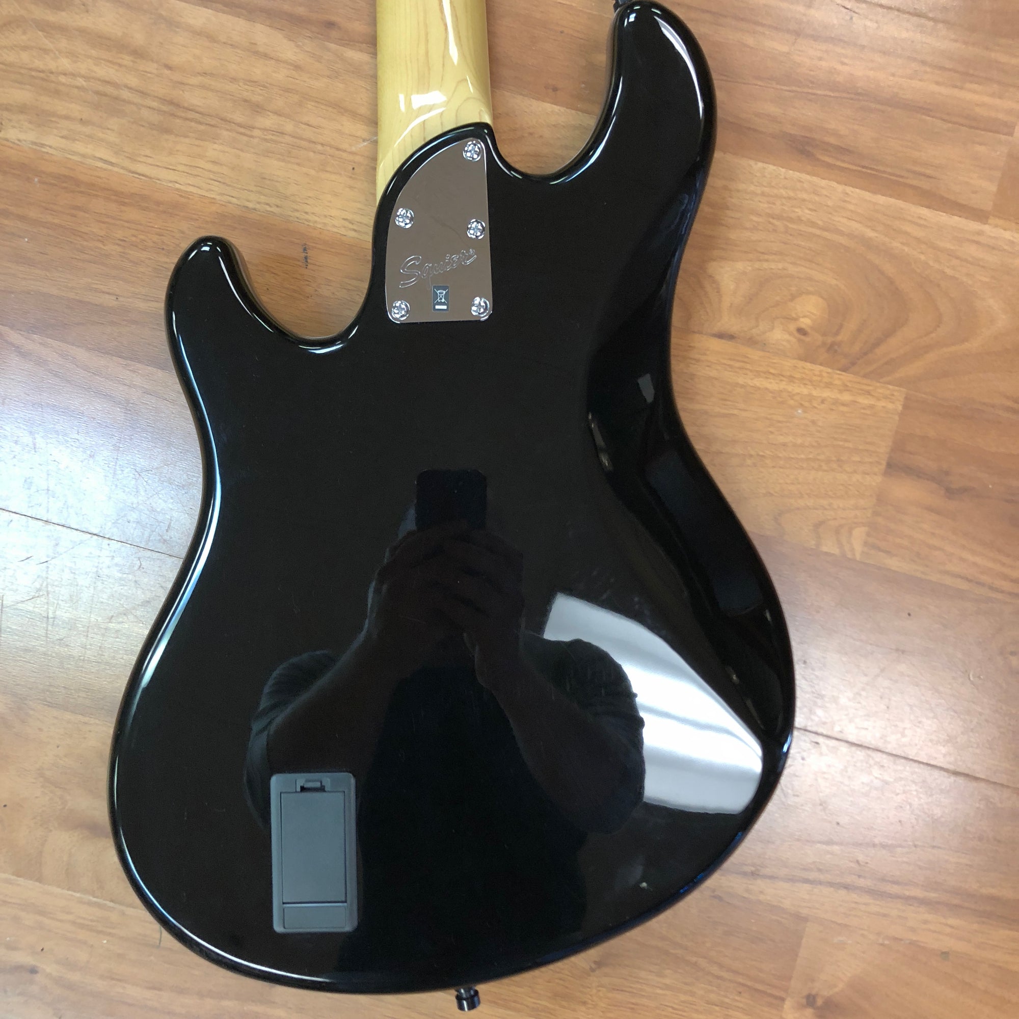 Squier Deluxe Active Dimension Bass