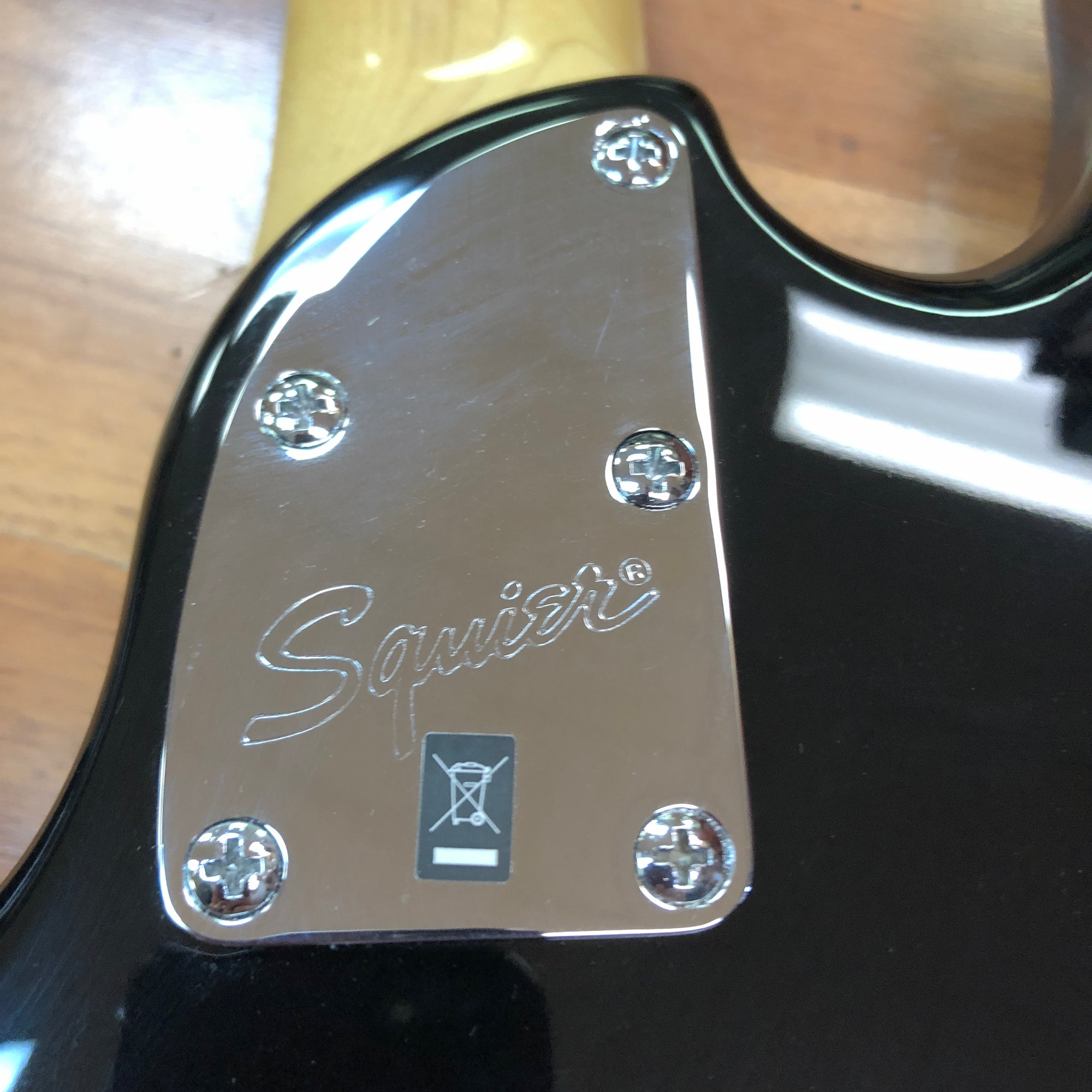 Squier Deluxe Active Dimension Bass