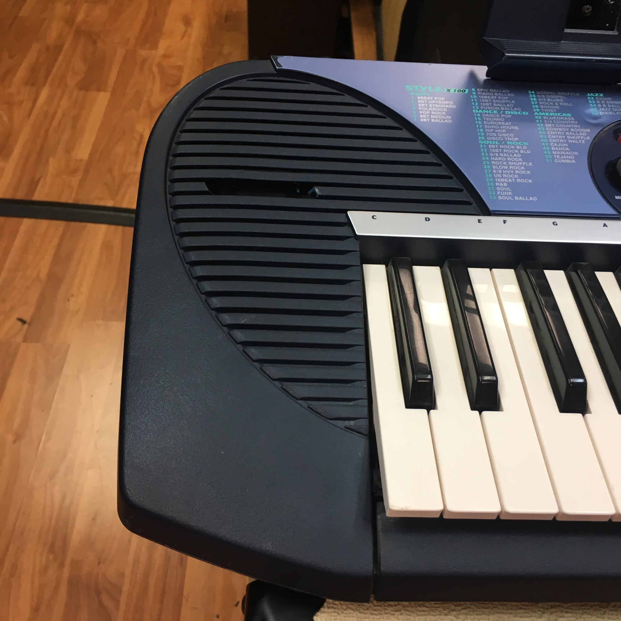 Yamaha PSR-140 Electronic Keyboard
