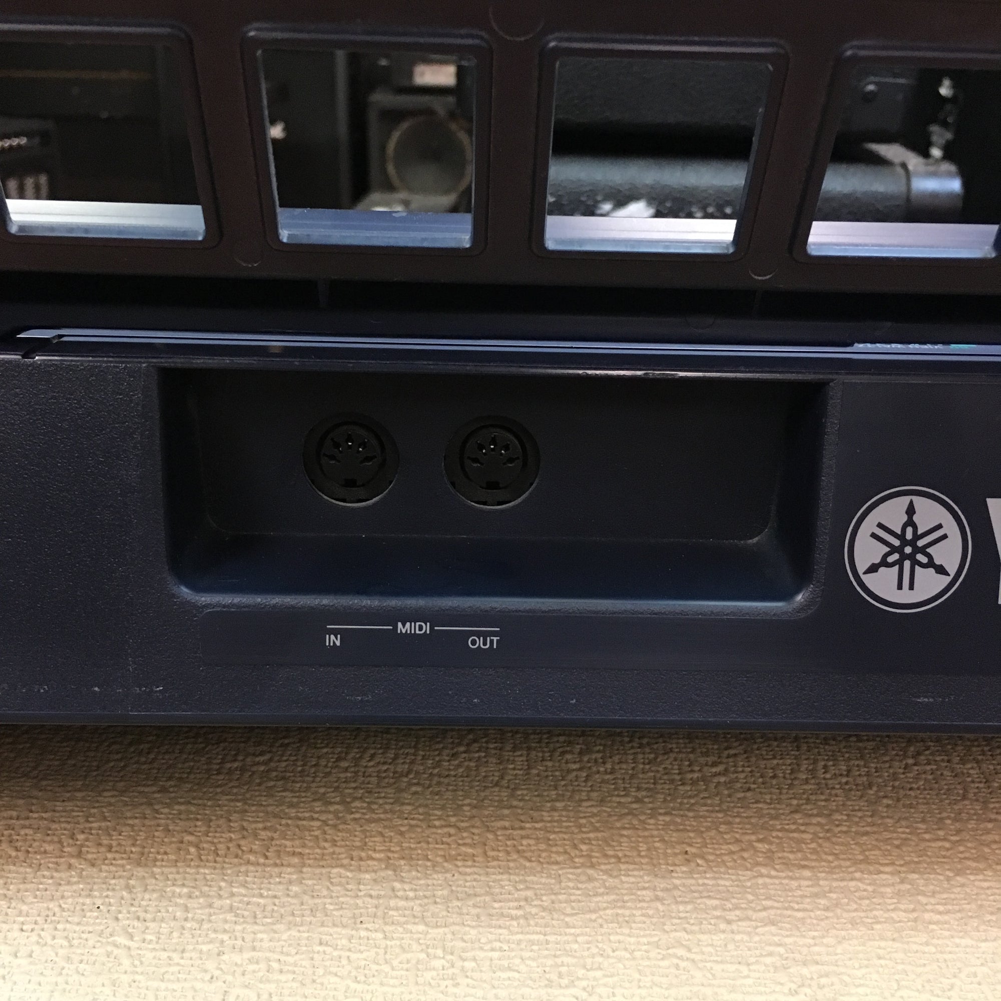 Yamaha PSR-140 Electronic Keyboard