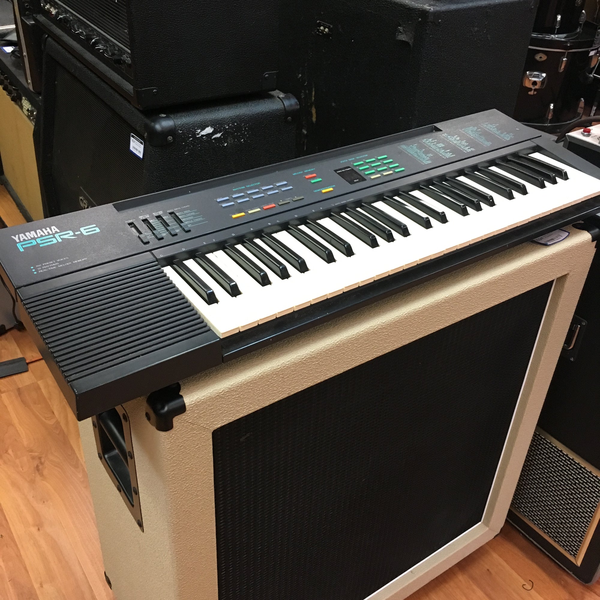 Yamah PSR-6 Electronic Keyboard