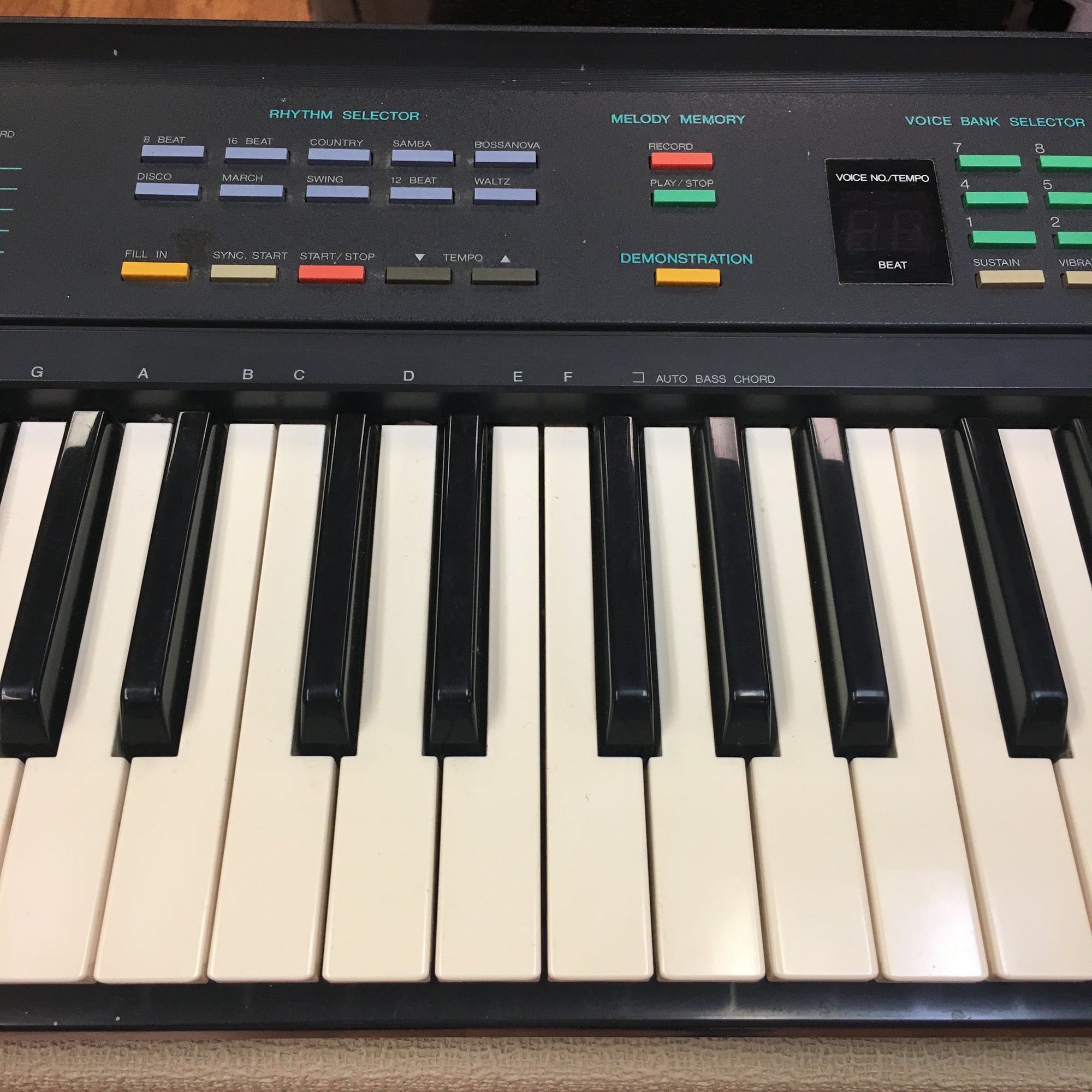 Yamah PSR-6 Electronic Keyboard