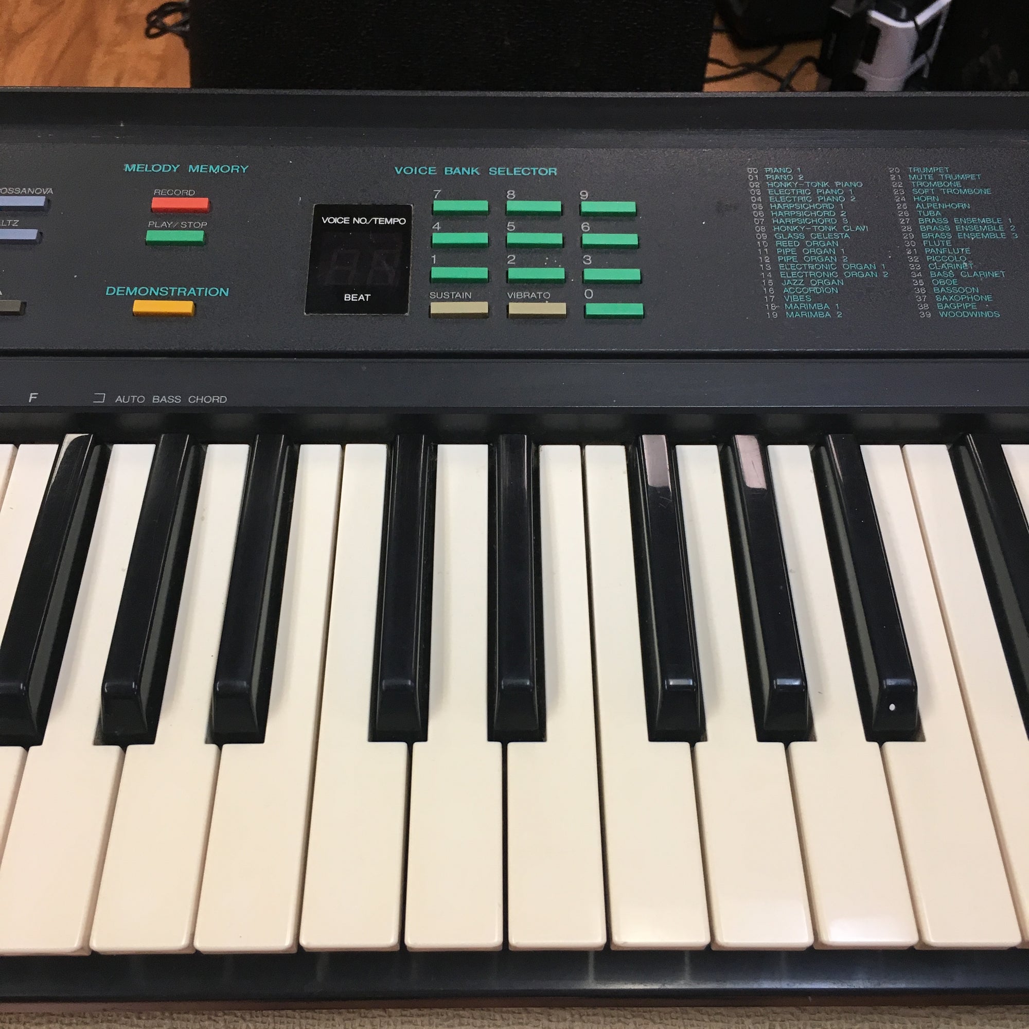 Yamah PSR-6 Electronic Keyboard