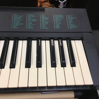 Yamah PSR-6 Electronic Keyboard