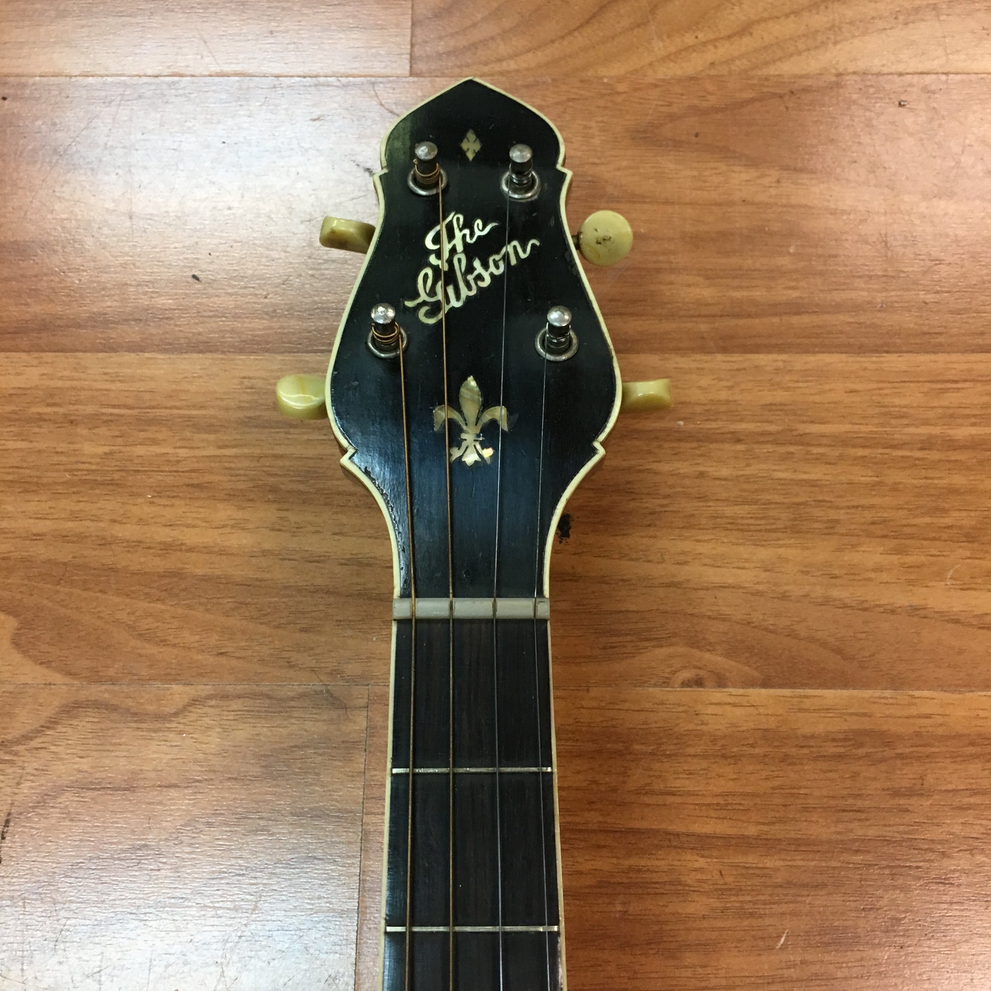 1920's Gibson Tenor Banjo with case