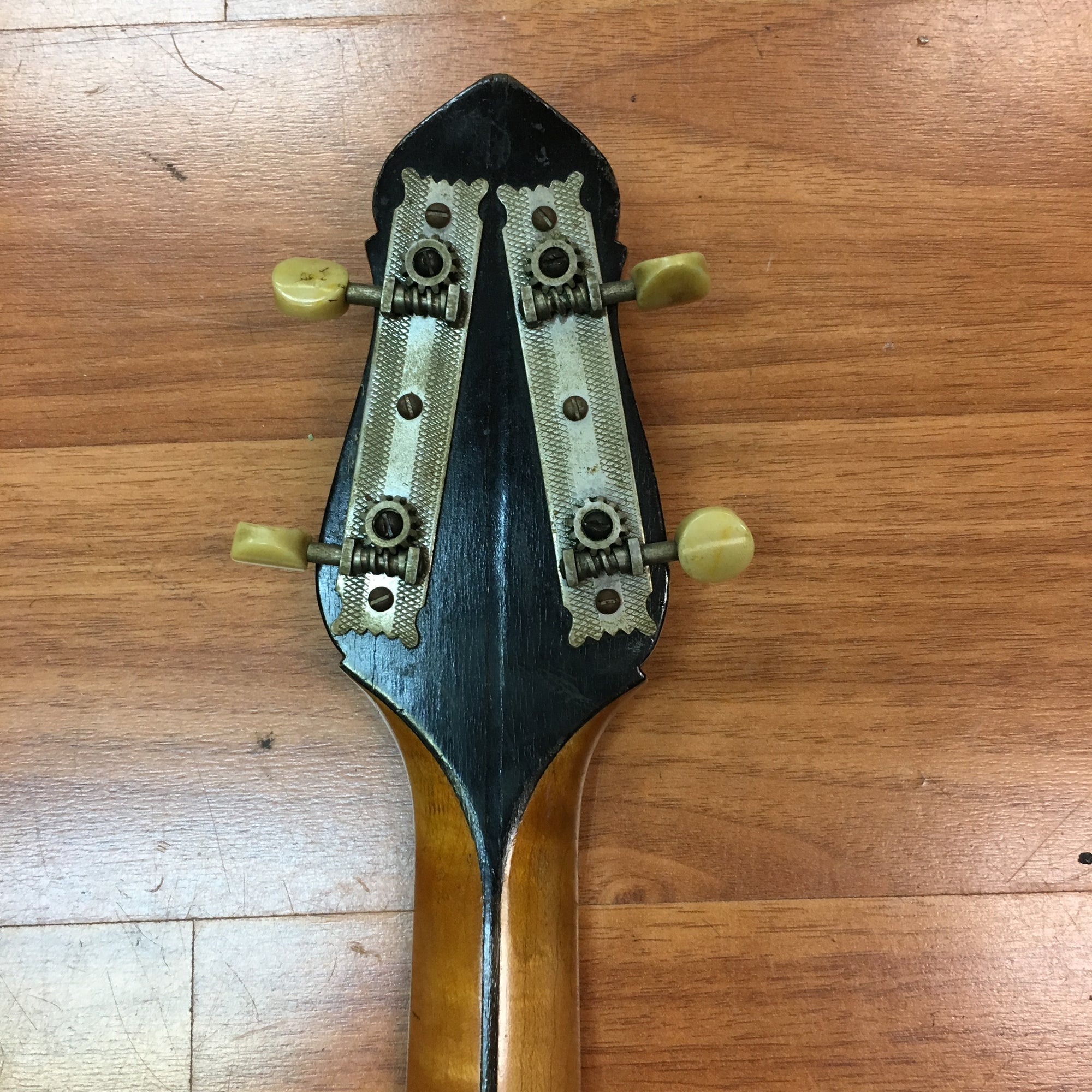 1920's Gibson Tenor Banjo with case