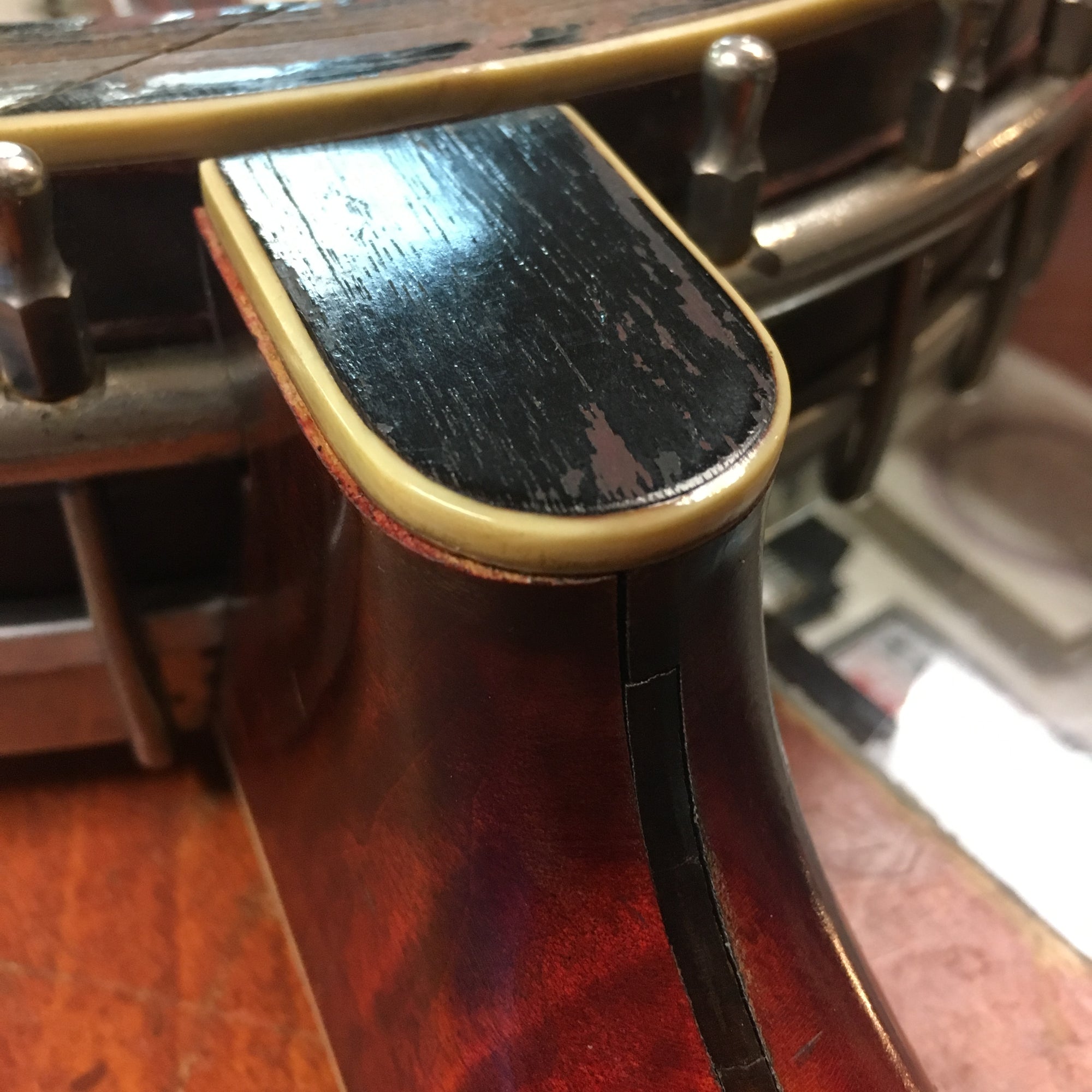 1920's Gibson Tenor Banjo with case