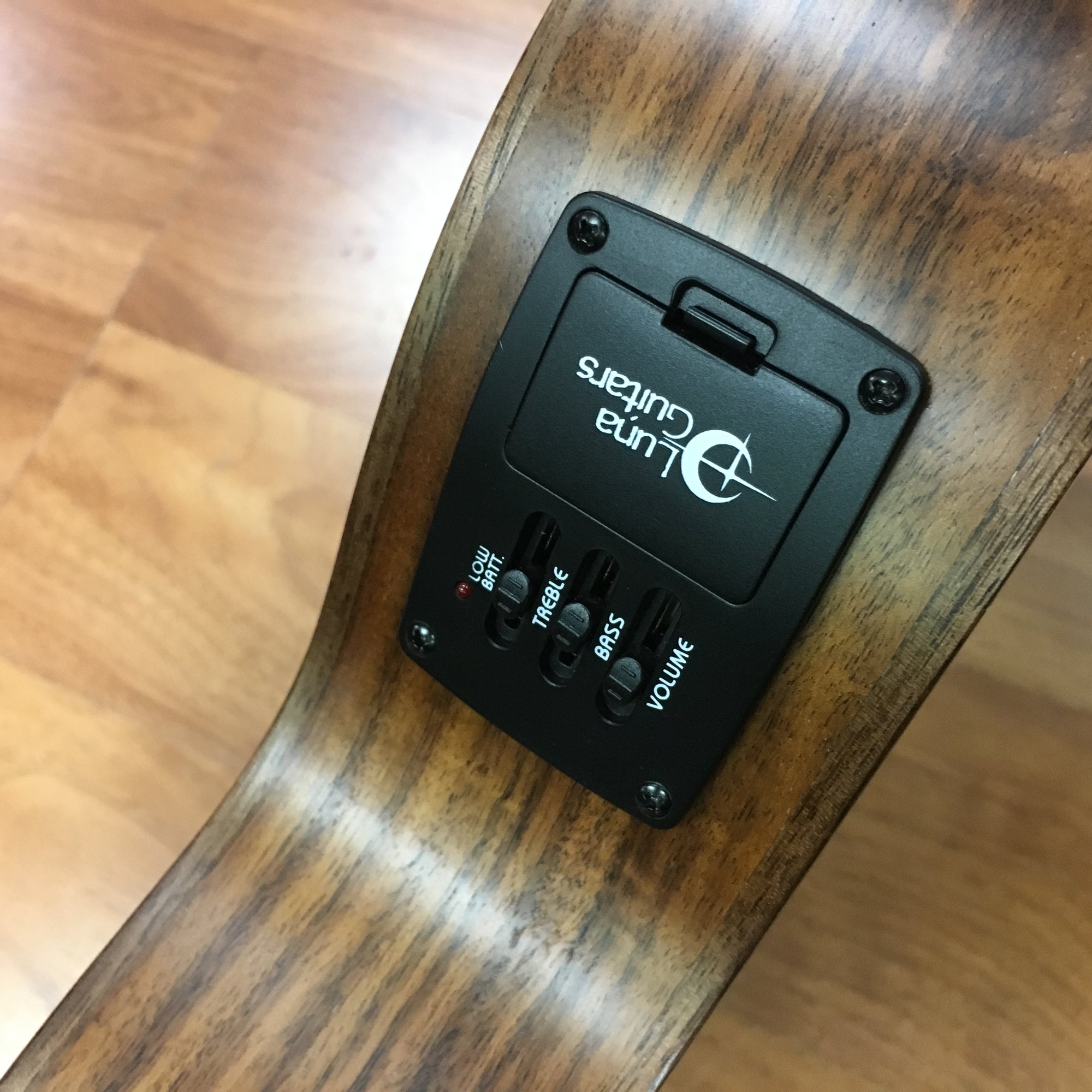 Luna HTC Koa