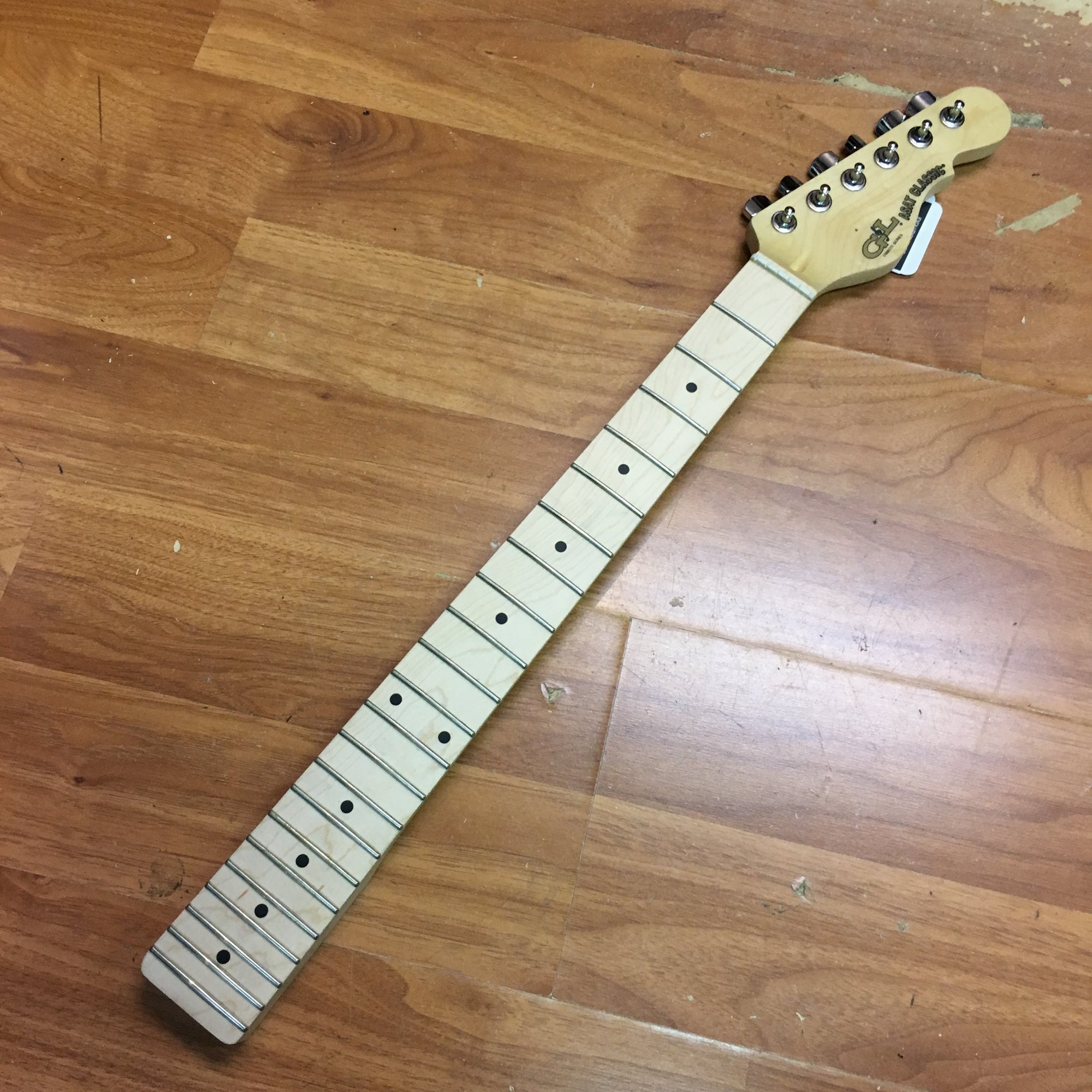 G&l neck outlet