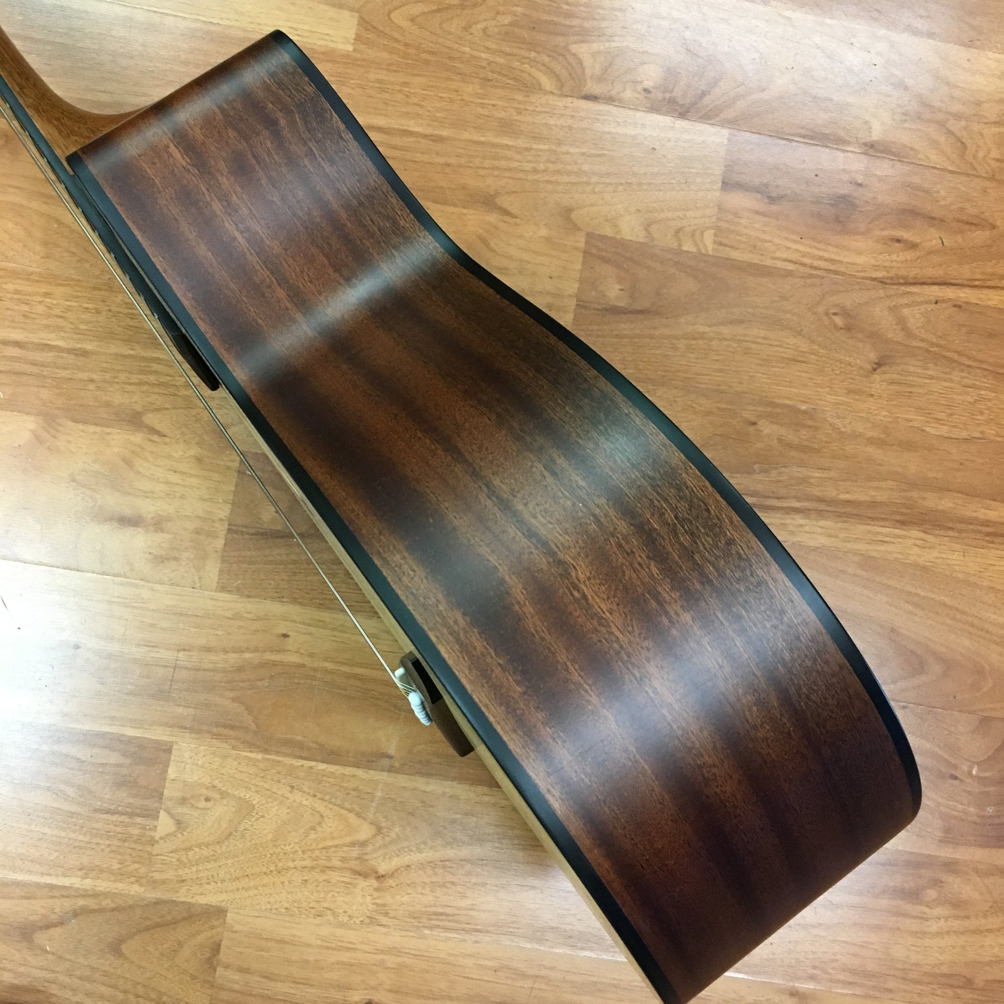 Agile Renaissance 8 String w Case