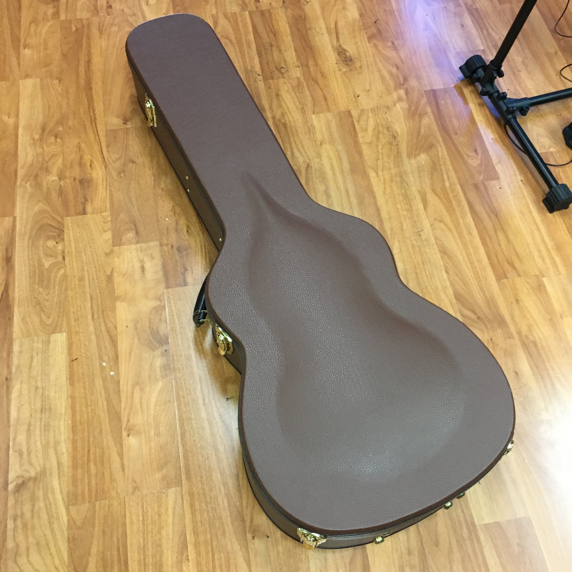 Agile Renaissance 8 String w Case