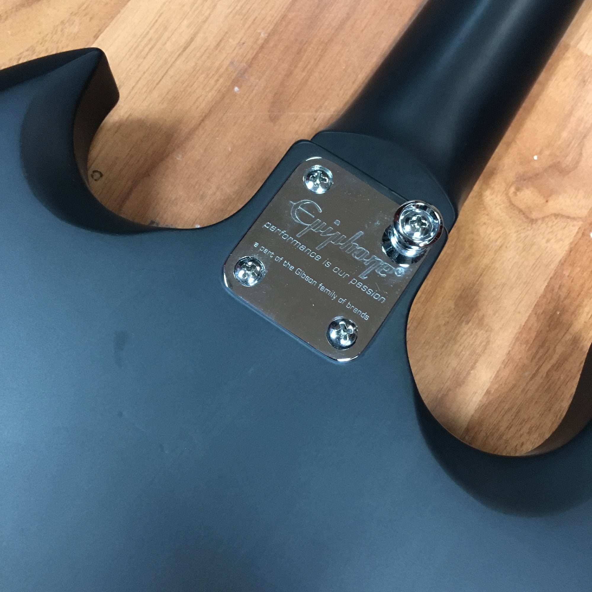 雑誌で紹介された Satin Black Matte Jr SG Epiphone Custom Guitar Electric Shop ギター