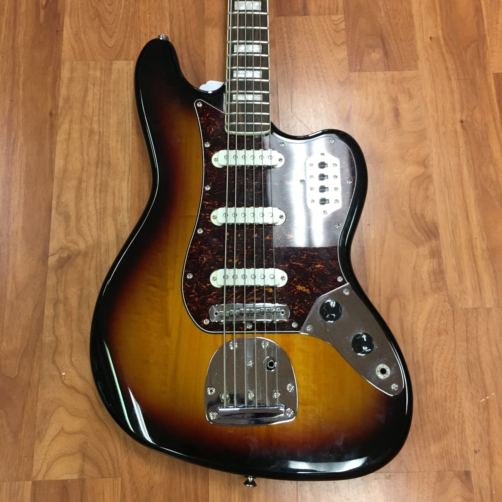 Squier Vintage Modified Bass VI