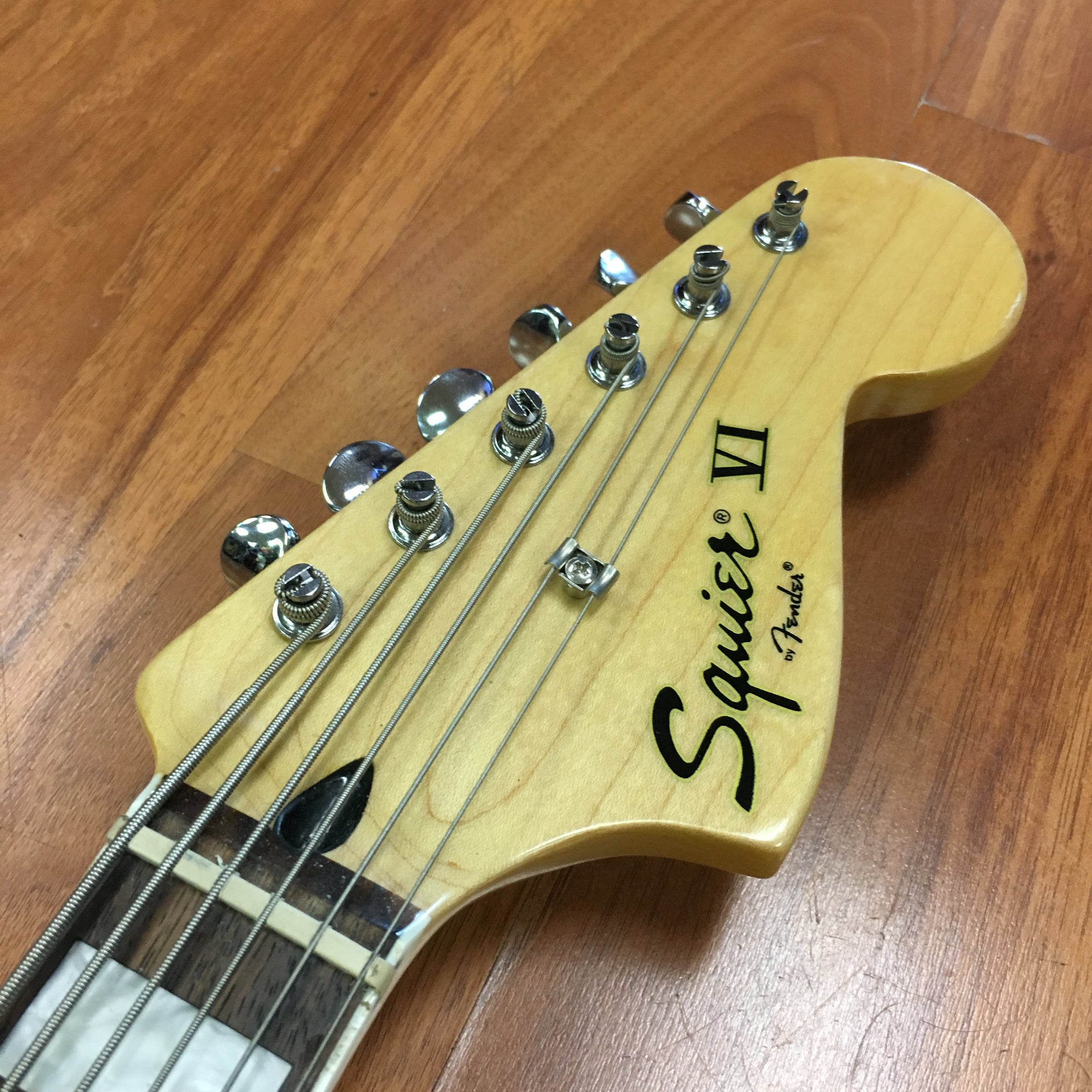 Squier Vintage Modified Bass VI