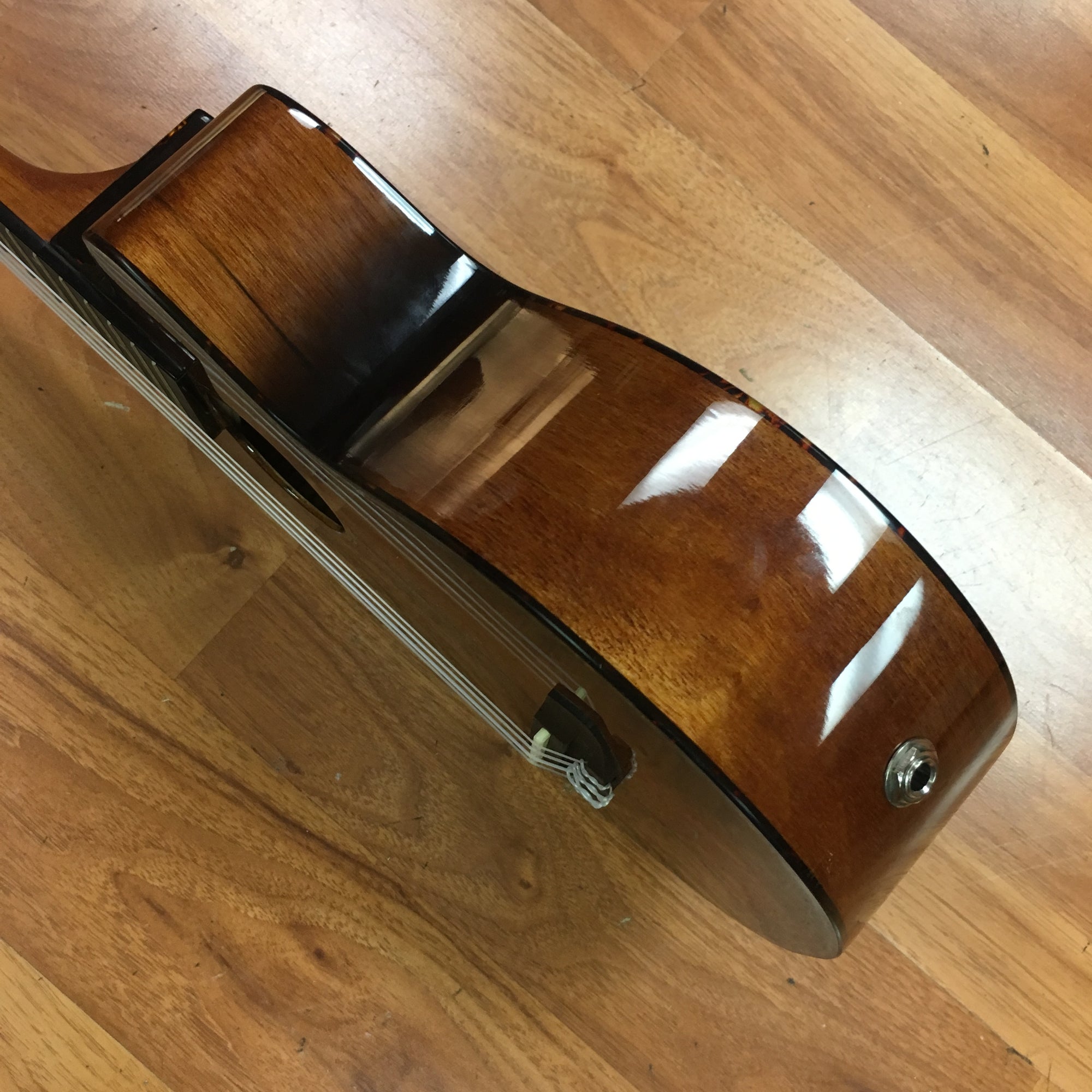 Breedlove Pursuit Ex CU CE BO Acoustic Electric Ukulele