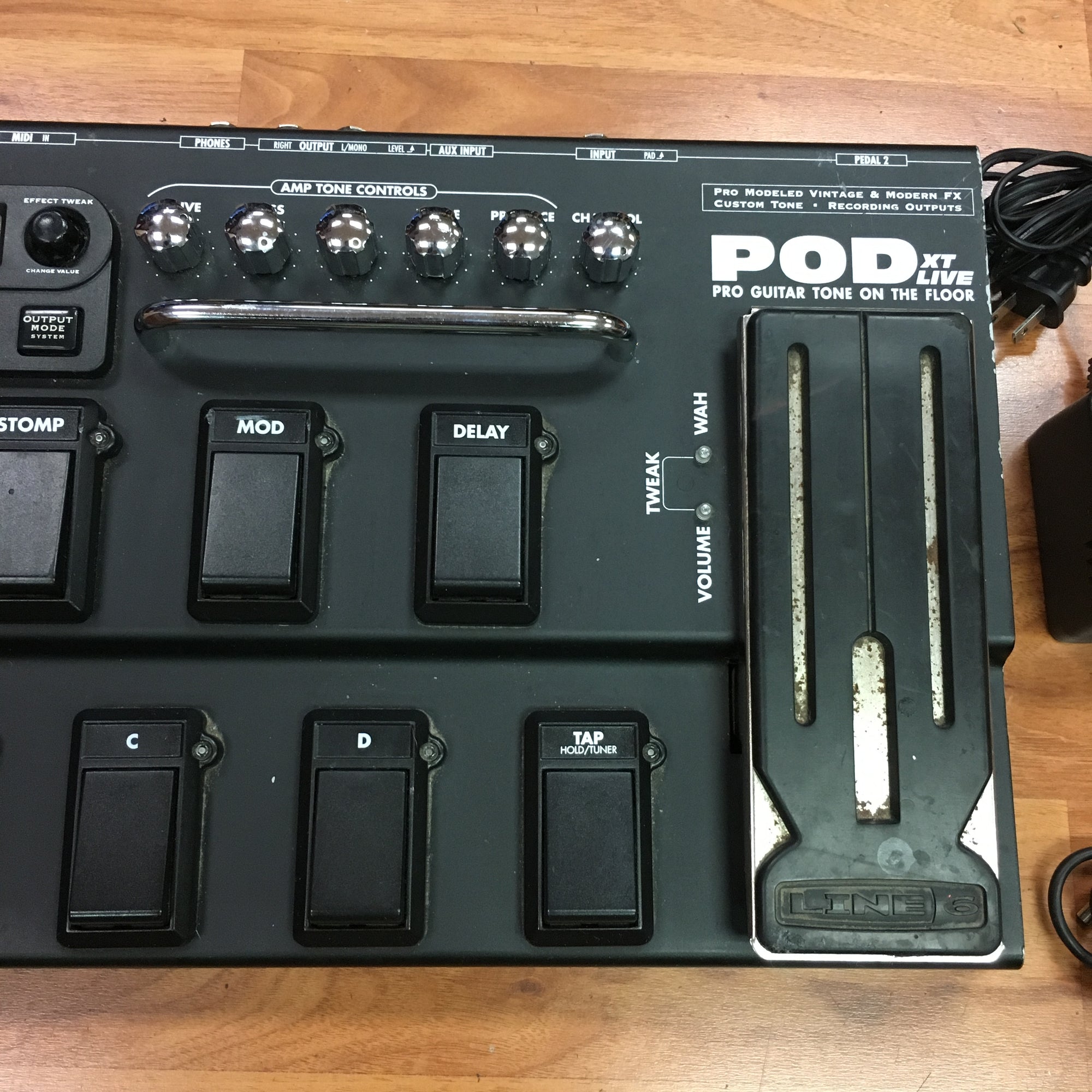 Line 6 Pod XT Live Pedalboard