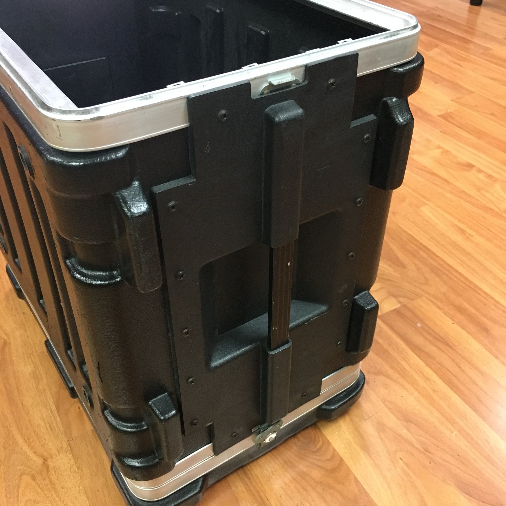 SKB 6 Space Rack
